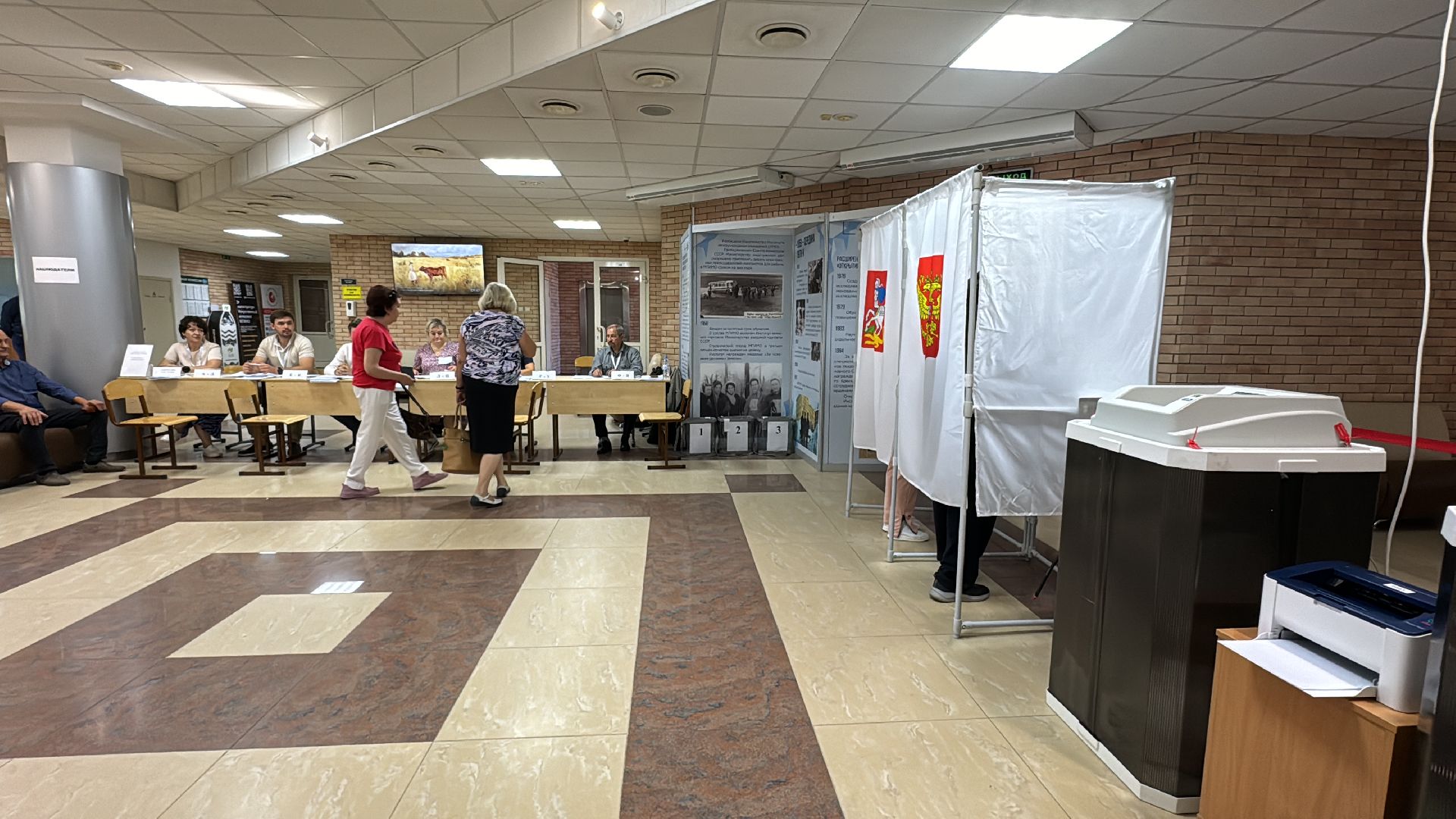 Выборы-2024, Одинцово, Лазутина голосует,