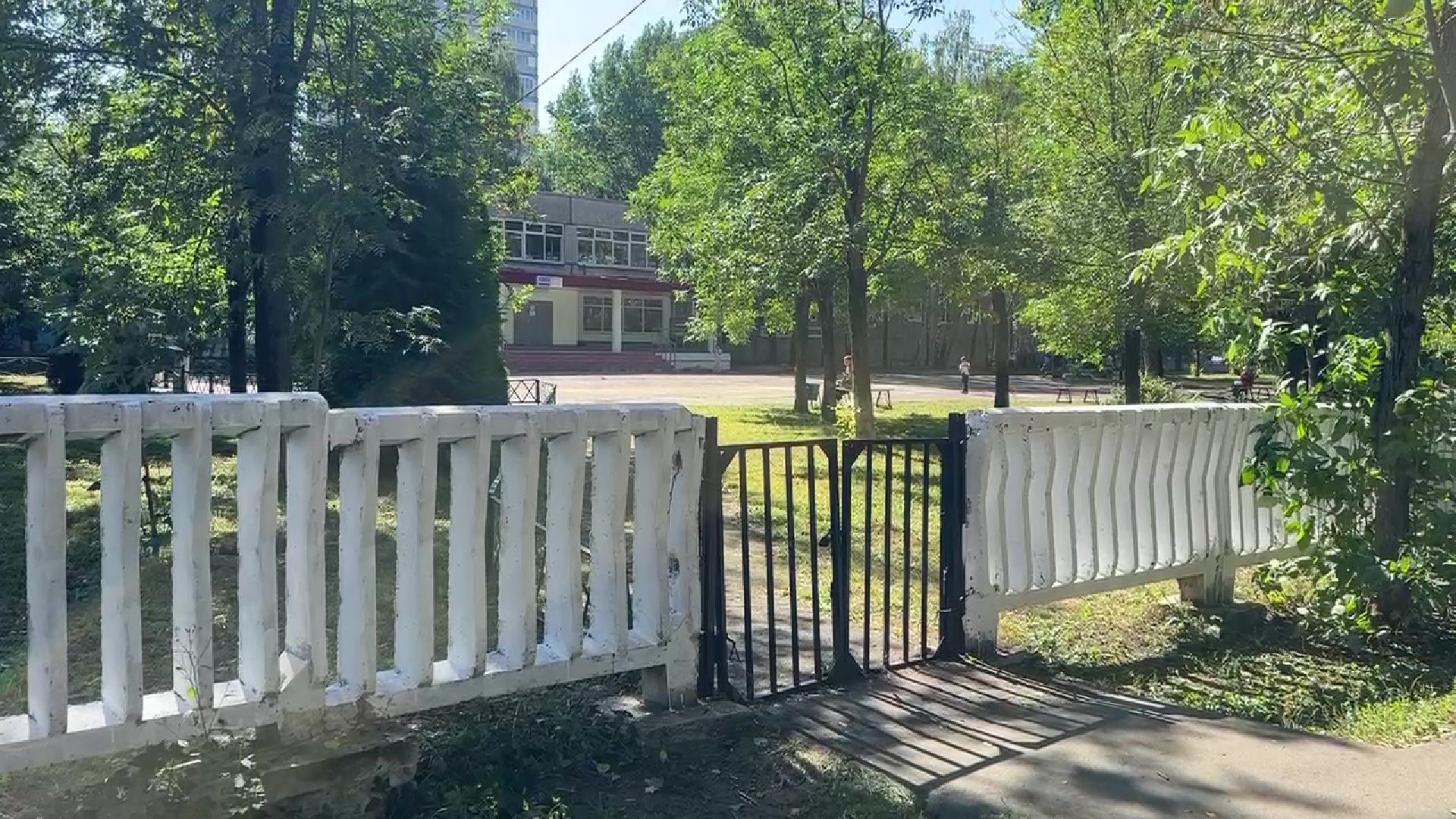 Реутов, образование, благоустройство, школа 4, забор,