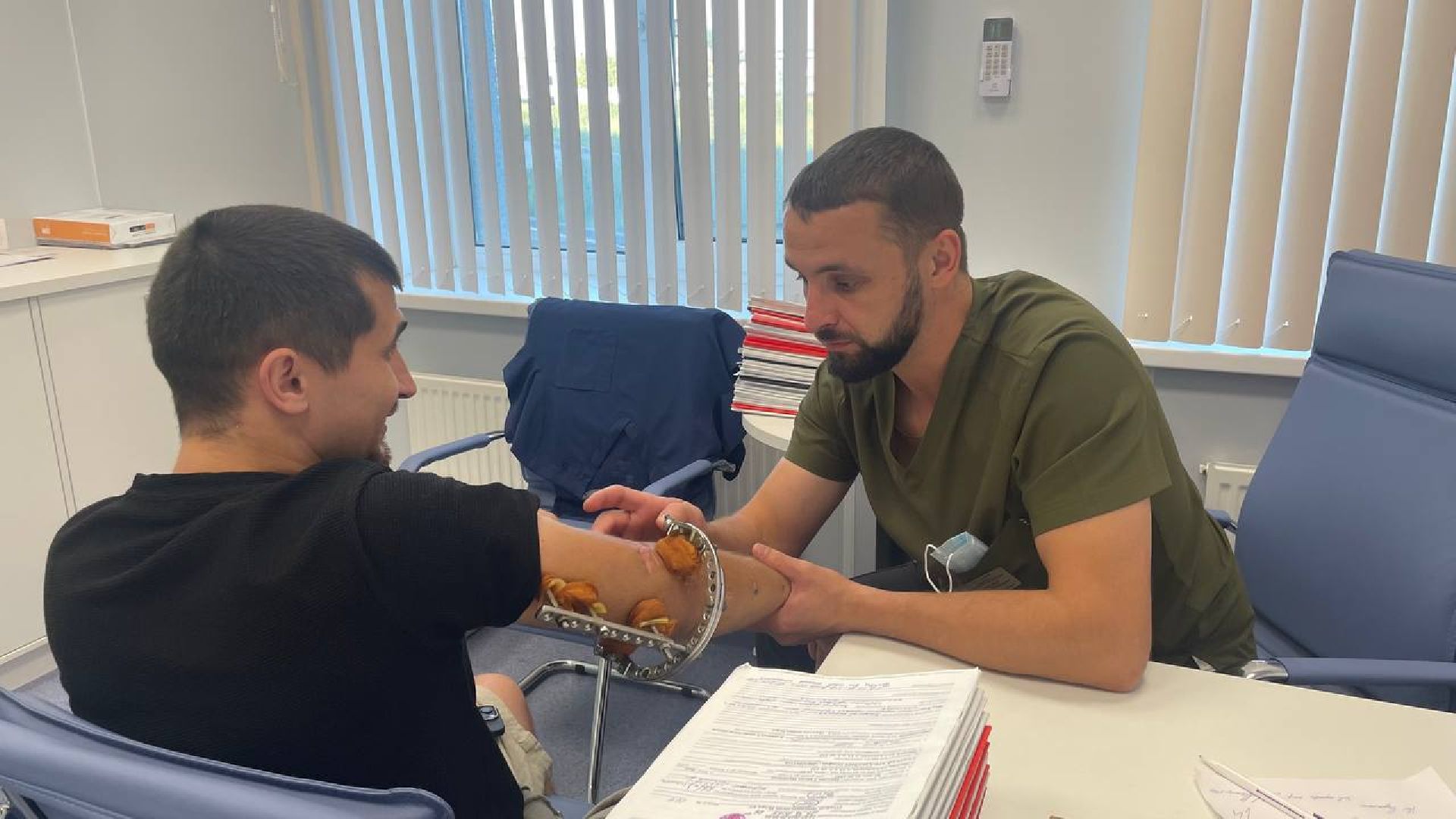 спасение пациента, травматология, мотоциклы,