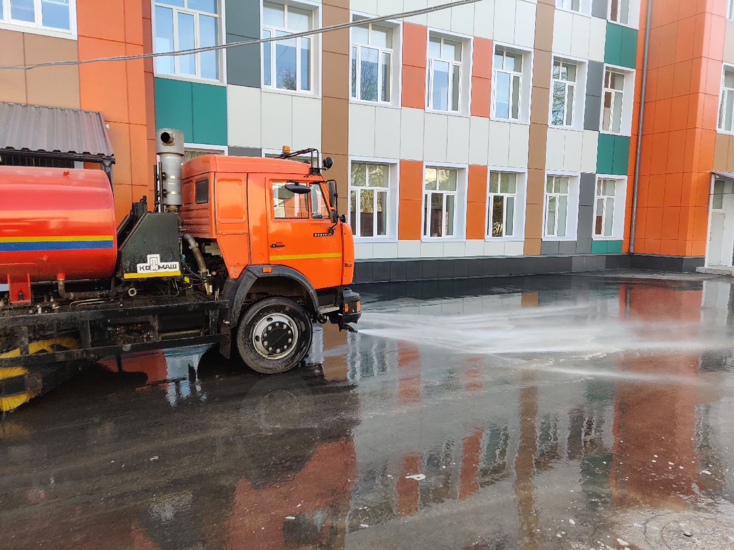 Красноармейск, уборка улиц, влажная уборка, школьный двор,