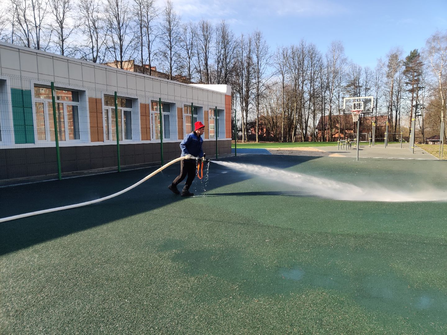 Красноармейск, уборка улиц, влажная уборка, школьный двор,