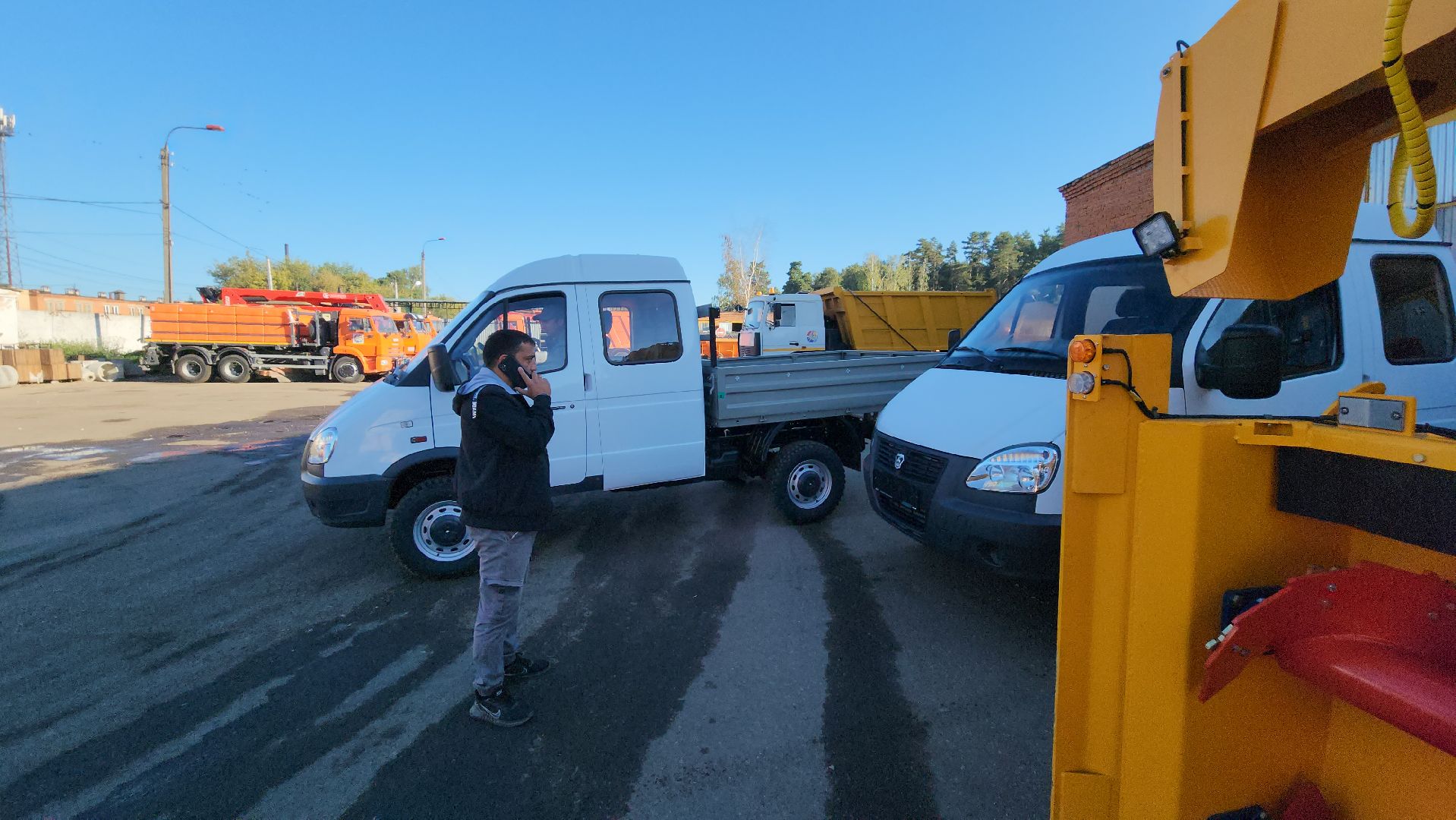 серпухов, комбинат благоустройства, новая техника, улица Екатерины Дашковой, погрузчик-очиститель,