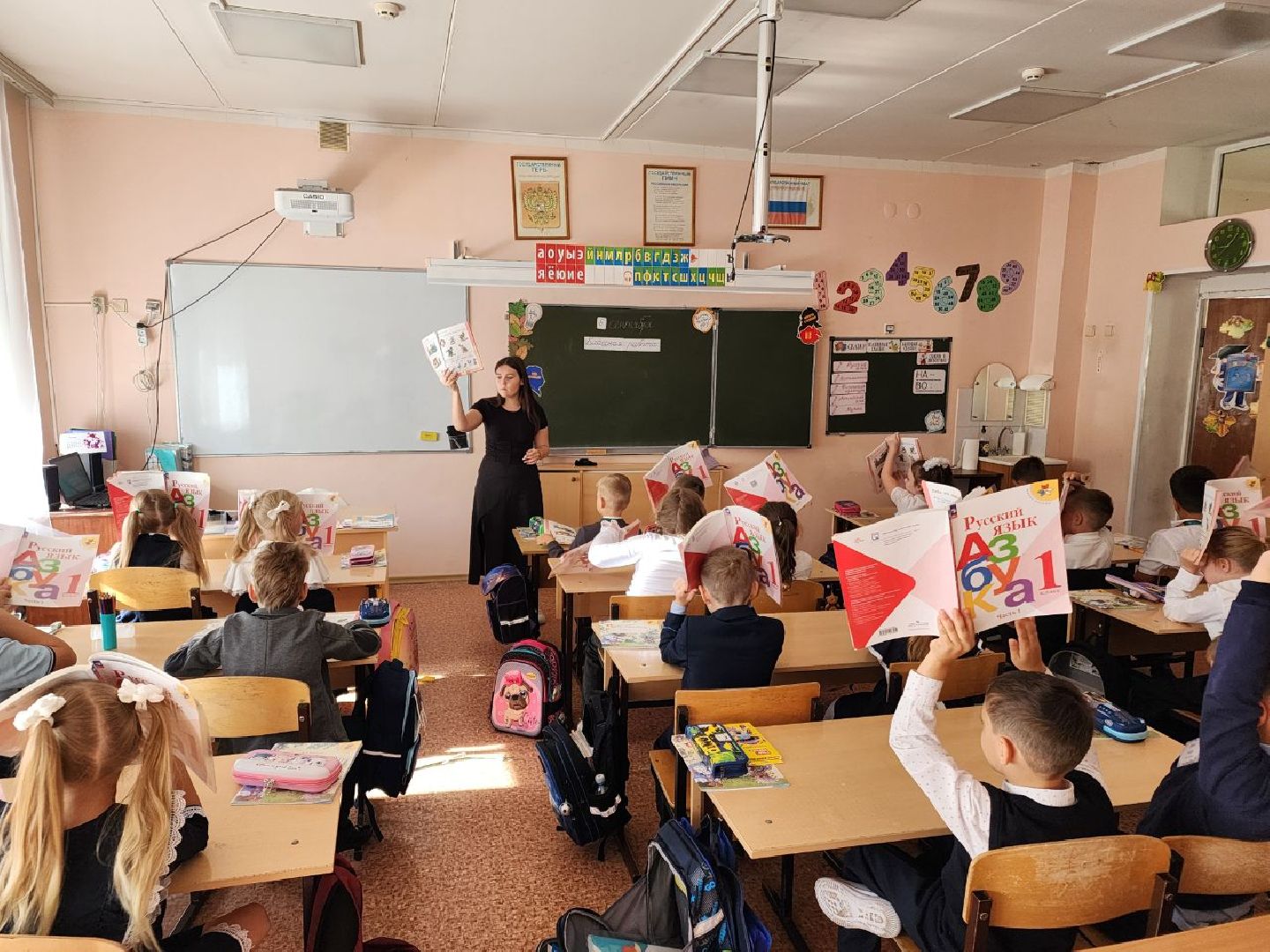 Чехов, школа 3, начальные классы, новый учитель, новый педагог, молодой преподаватель