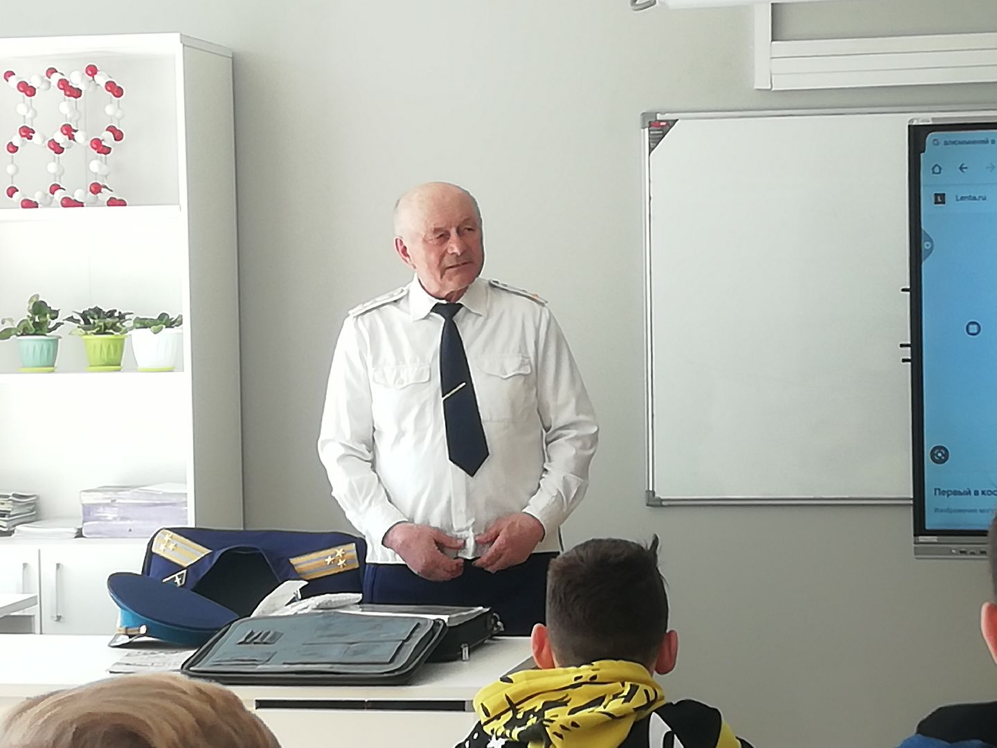 День космонавтики, Введенская школа, Юрий Гагарин, гибель Гагарина, открытый урок, ветеран полигона ПВО, история космонавтики