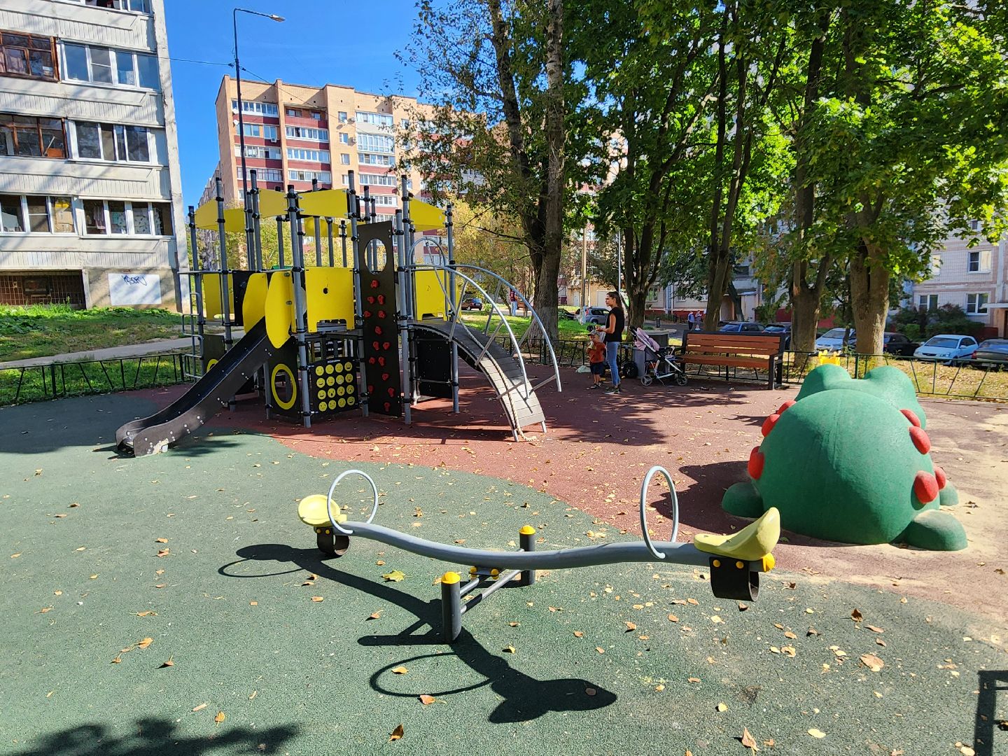 Чехов, улица Дружбы, комплексное благоустройство двора, дворовая территория, детская игровая площадка, парковки, тротуары, проезды, освещение, озеленение, формирование комфортной городской среды,