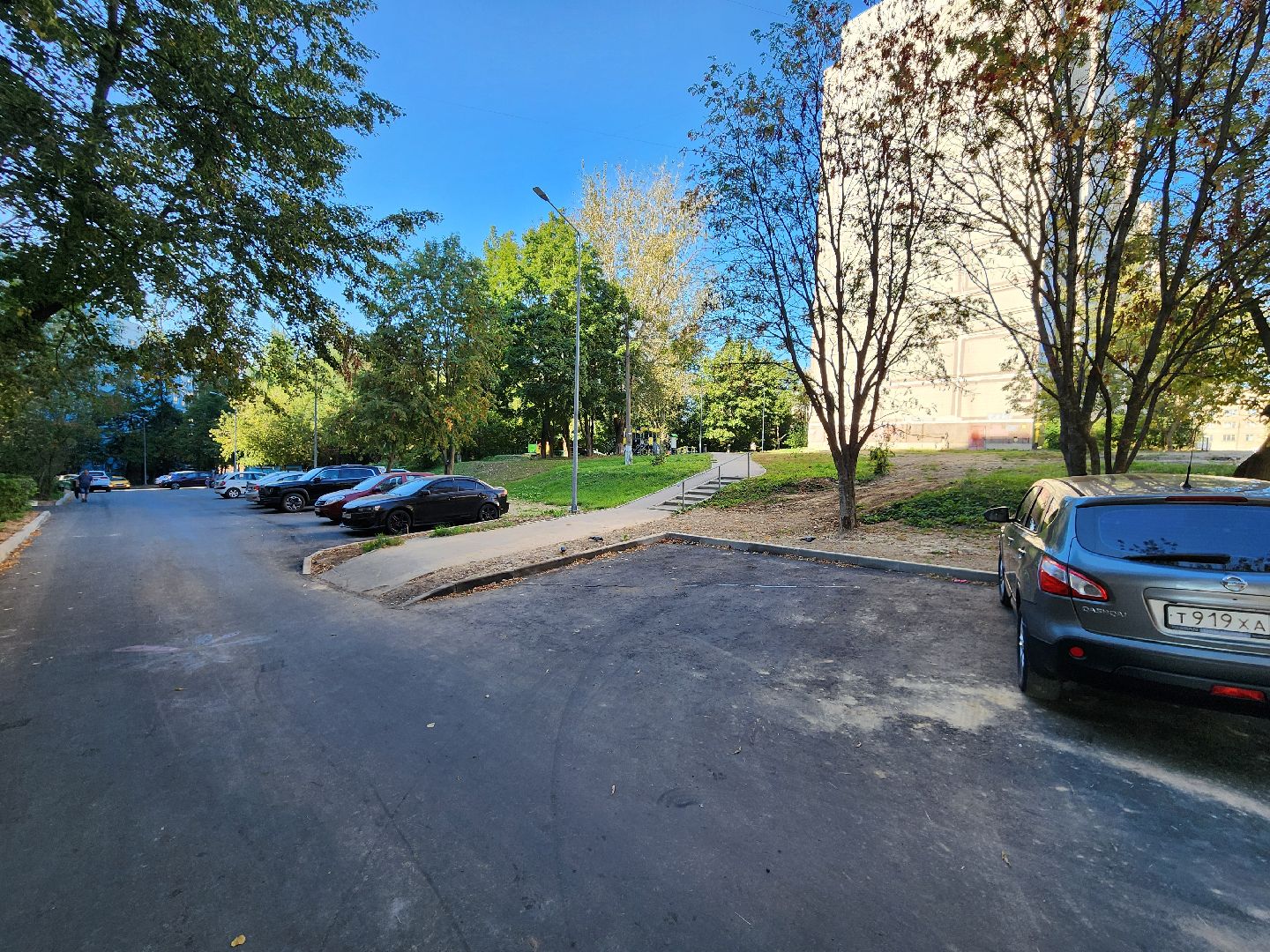 Чехов, улица Дружбы, комплексное благоустройство двора, дворовая территория, детская игровая площадка, парковки, тротуары, проезды, освещение, озеленение, формирование комфортной городской среды,