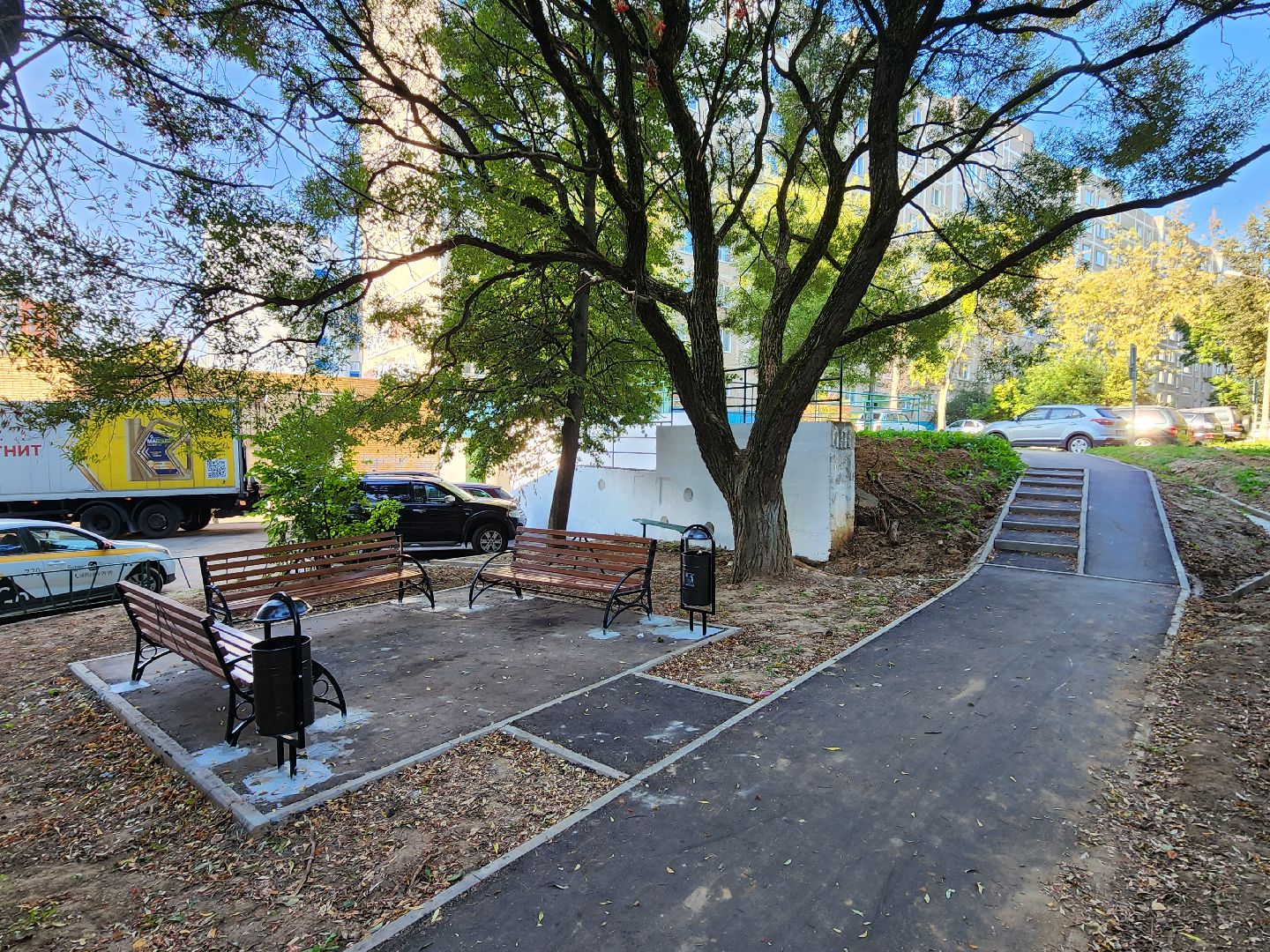 Чехов, улица Дружбы, комплексное благоустройство двора, дворовая территория, детская игровая площадка, парковки, тротуары, проезды, освещение, озеленение, формирование комфортной городской среды,