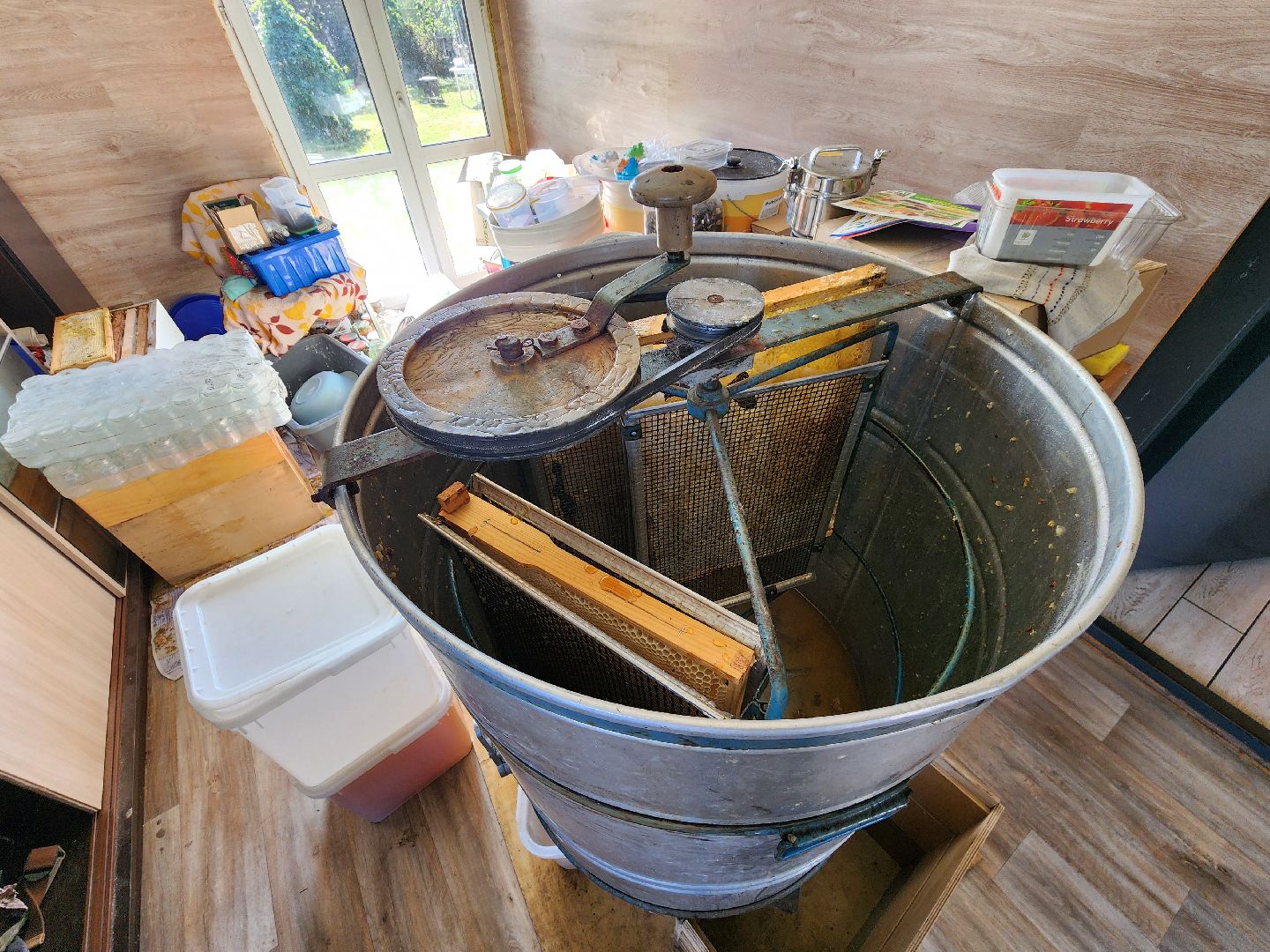 Чехов, деревня Чепелево, КФХ Вишневый сад, пчеловод Владимир Тычинин, фермерское хозяйство, грант, министерство сельского хозяйства и продовольствия Московской области,пчеловодство, производство меда,