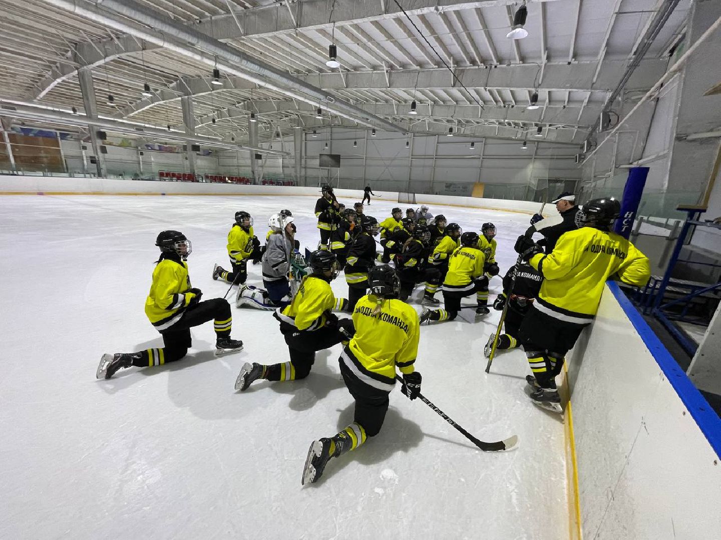 Дмитров, Клуб Торнадо, ЖХЛ,