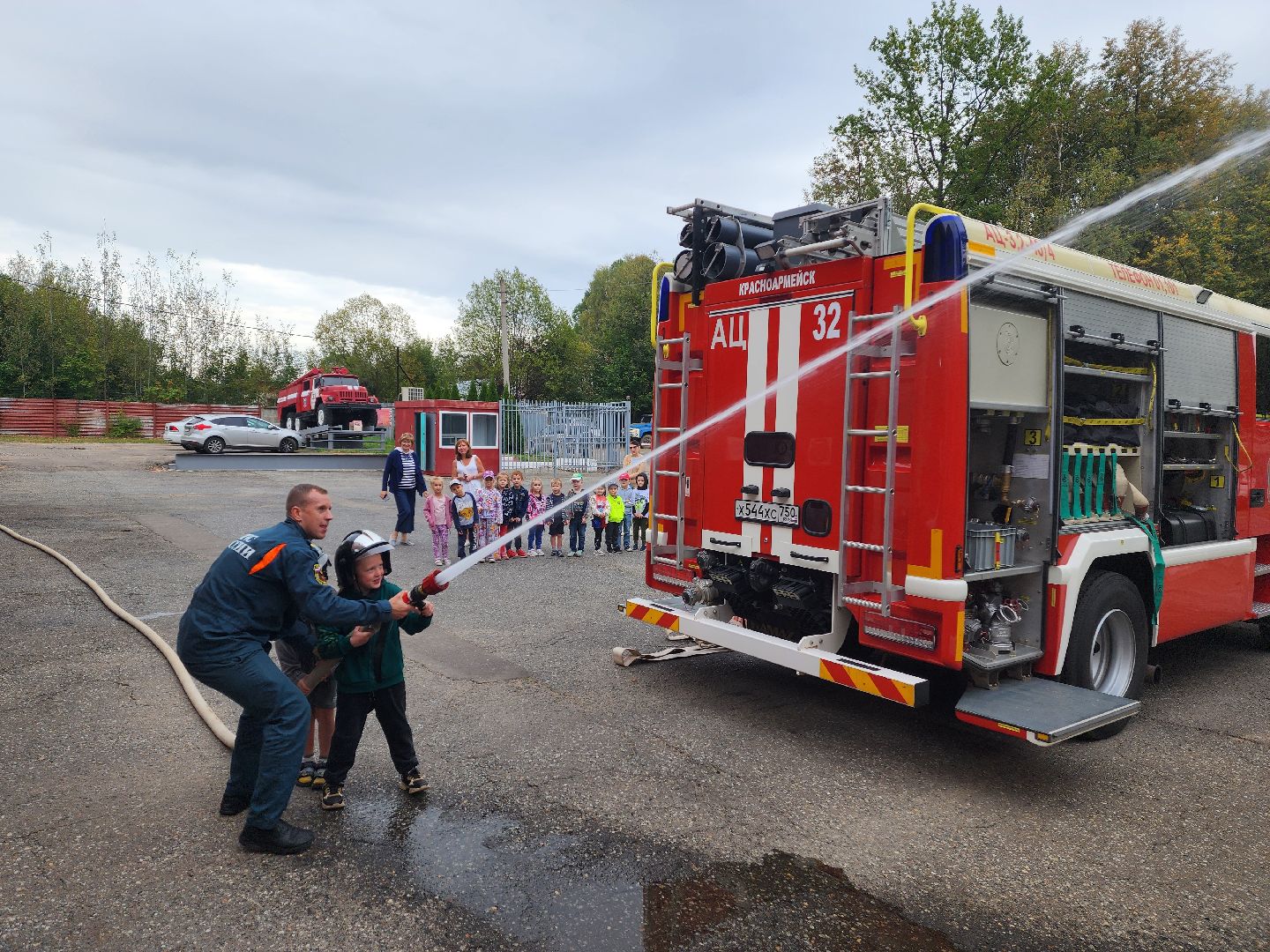 красноармейск, городской округ пушкинский, пожарная часть, экскурсия, дети,