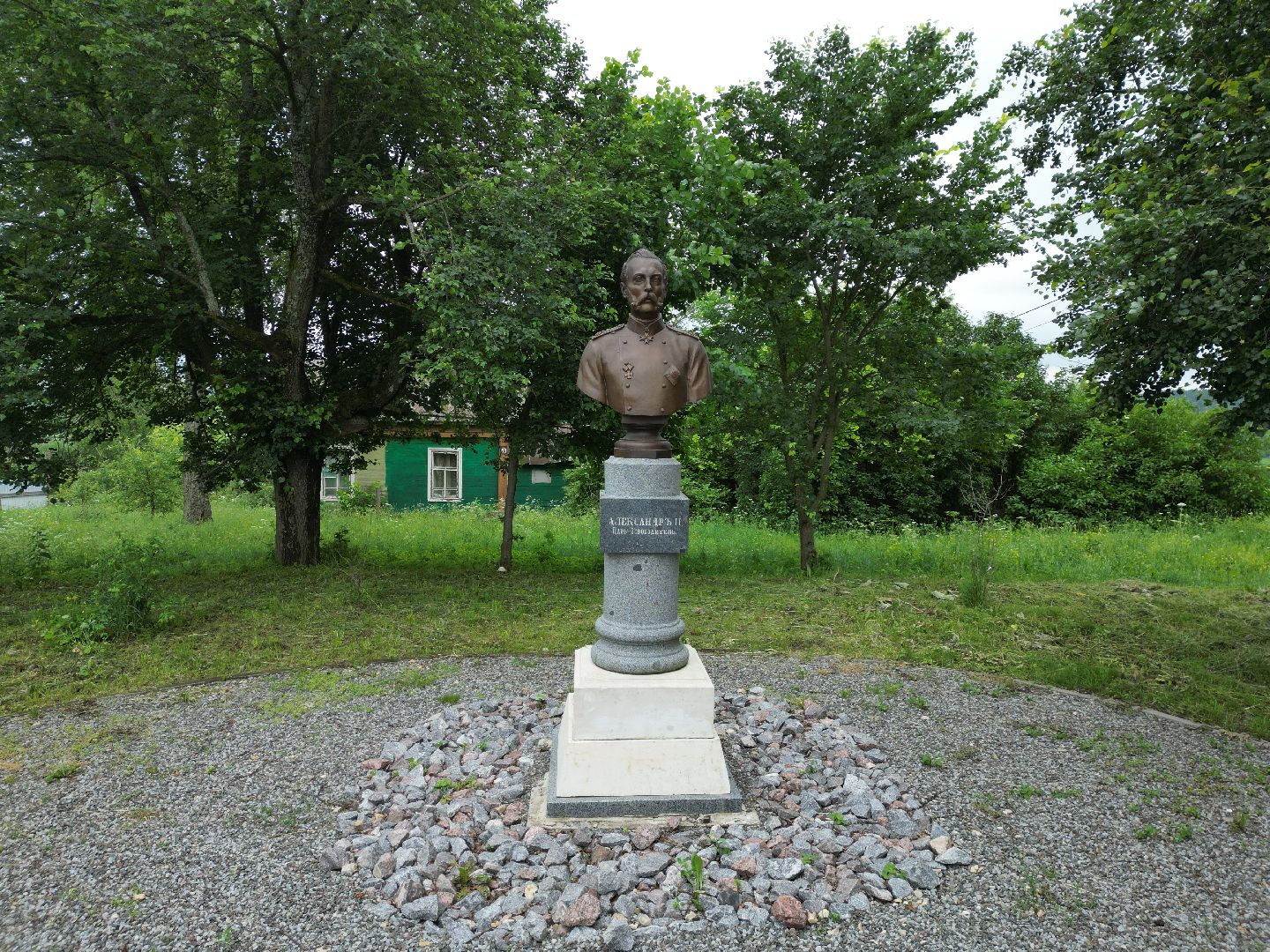 видео с коптера, памятник, бюст,
