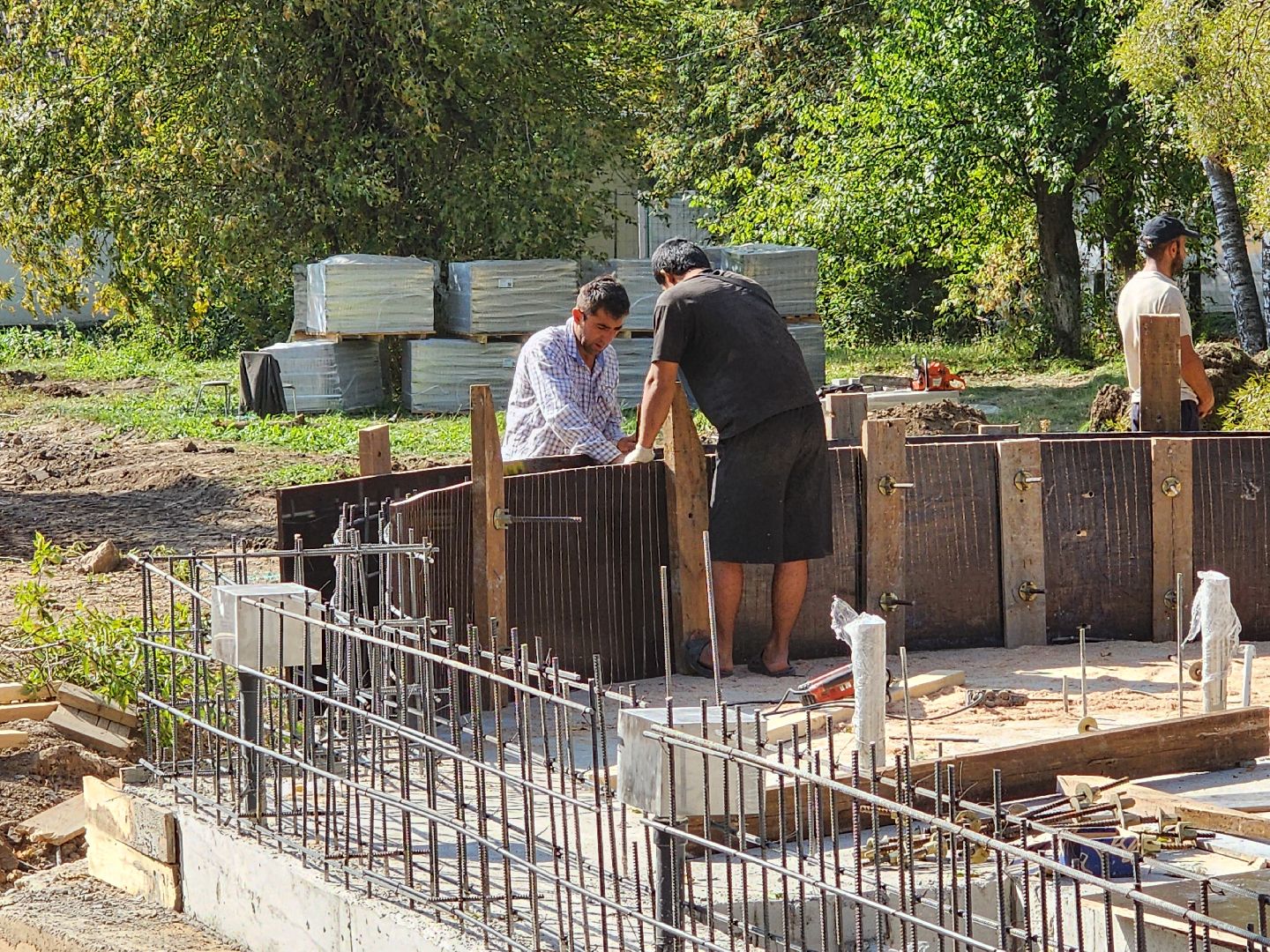 Чехов, бульвар Чехова, сквер Чехова, реконструкция, благоустройство, фонтан, пешеходные дорожки, озеленение, арт объекты, освещение, качели, нацпроект Жилье и городская среда, формирование комфортной городской среды,