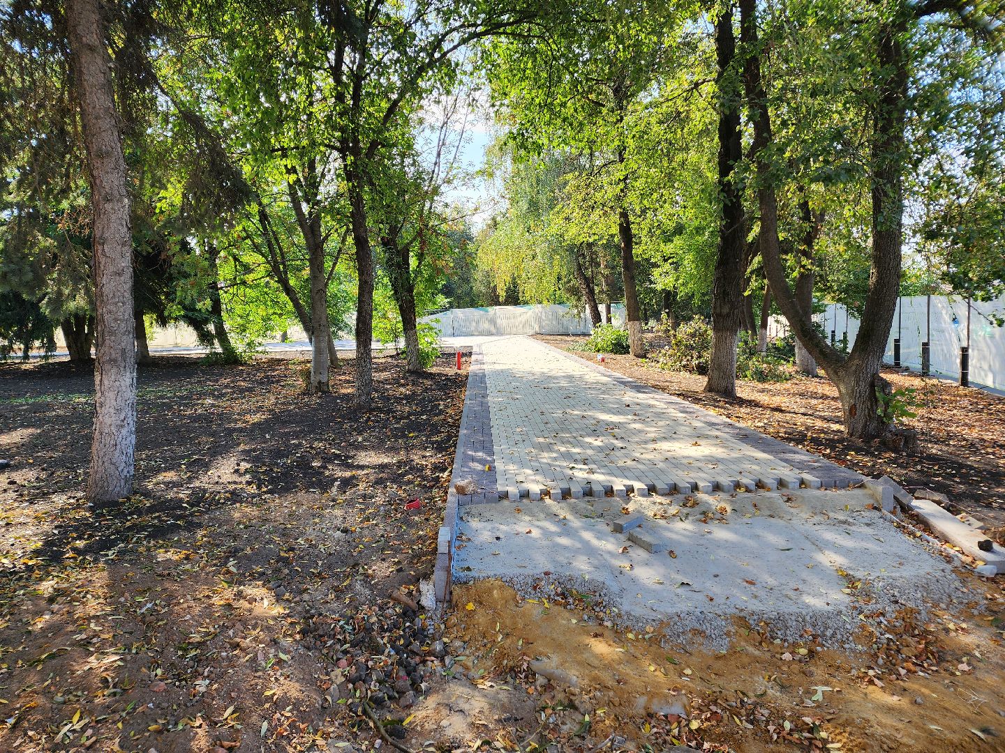 Чехов, бульвар Чехова, сквер Чехова, реконструкция, благоустройство, фонтан, пешеходные дорожки, озеленение, арт объекты, освещение, качели, нацпроект Жилье и городская среда, формирование комфортной городской среды,