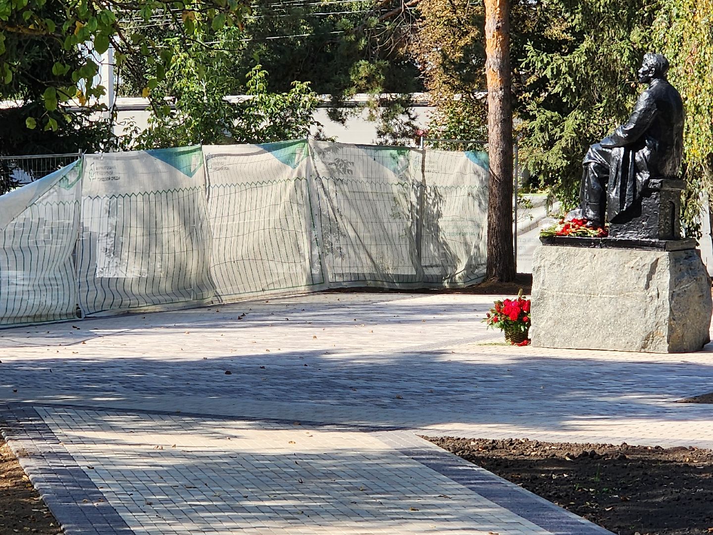 Чехов, бульвар Чехова, сквер Чехова, реконструкция, благоустройство, фонтан, пешеходные дорожки, озеленение, арт объекты, освещение, качели, нацпроект Жилье и городская среда, формирование комфортной городской среды,