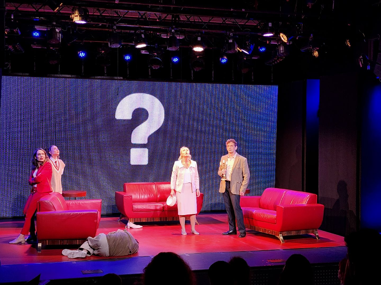 театр фэст, театральная постановка,