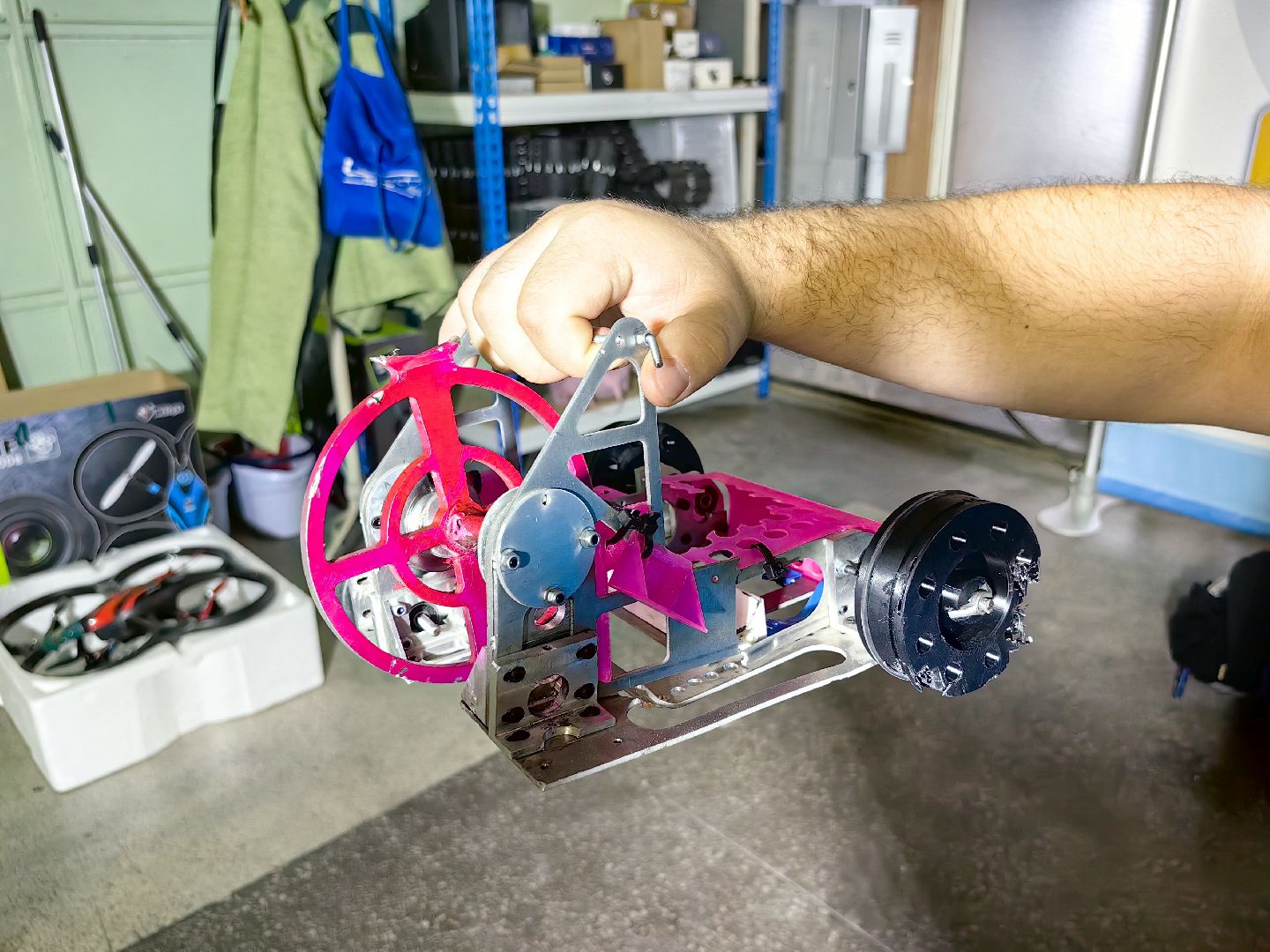 команды 2ФМ и 2ФМ2, форум Технопром, Робот PinkPong, робот GreenPong, бой, мини-роботы,