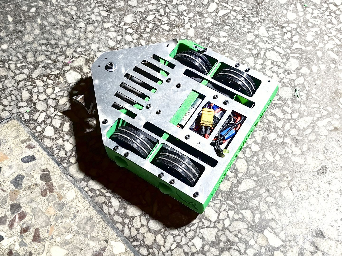 команды 2ФМ и 2ФМ2, форум Технопром, Робот PinkPong, робот GreenPong, бой, мини-роботы,