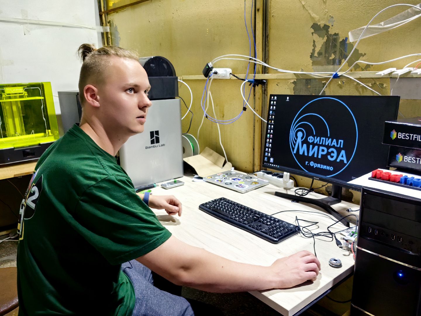 робот, робототехника, контент-мейкер, электронщик, битва роботов,