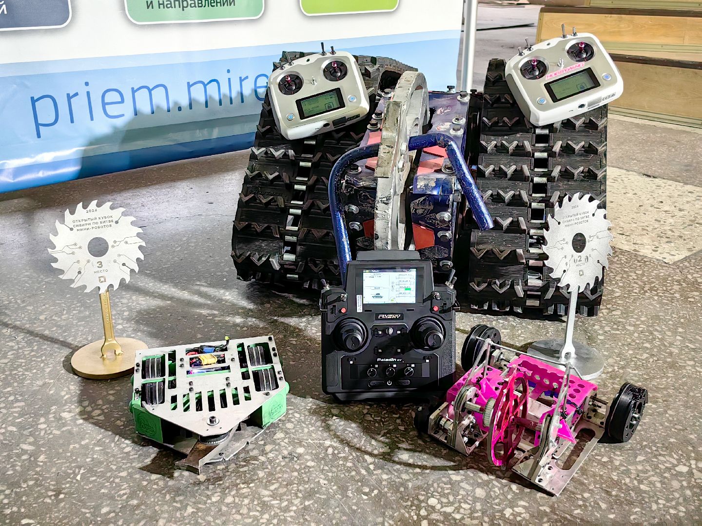 робот, робототехника, контент-мейкер, электронщик, битва роботов,