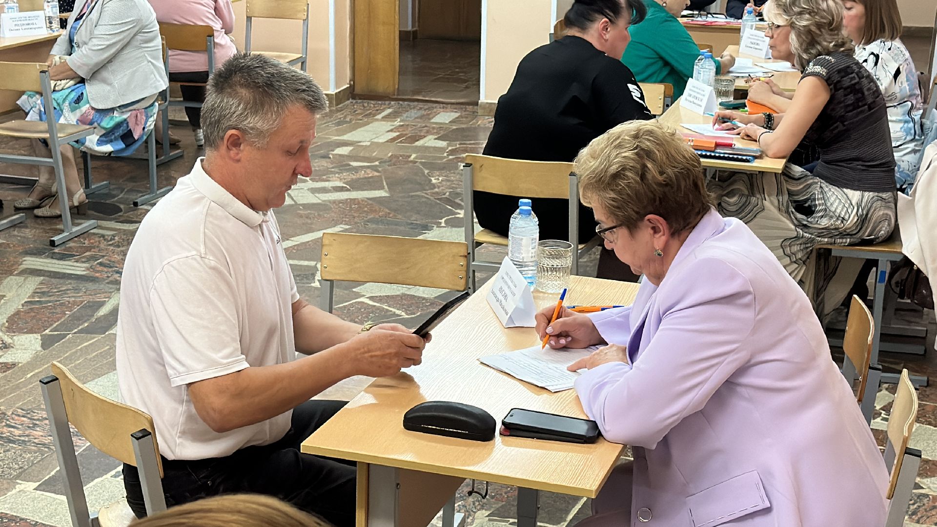 Клин, общество, ЖКХ, контейнерная площадка, контейнер для мусора, люди, выездная администрация,