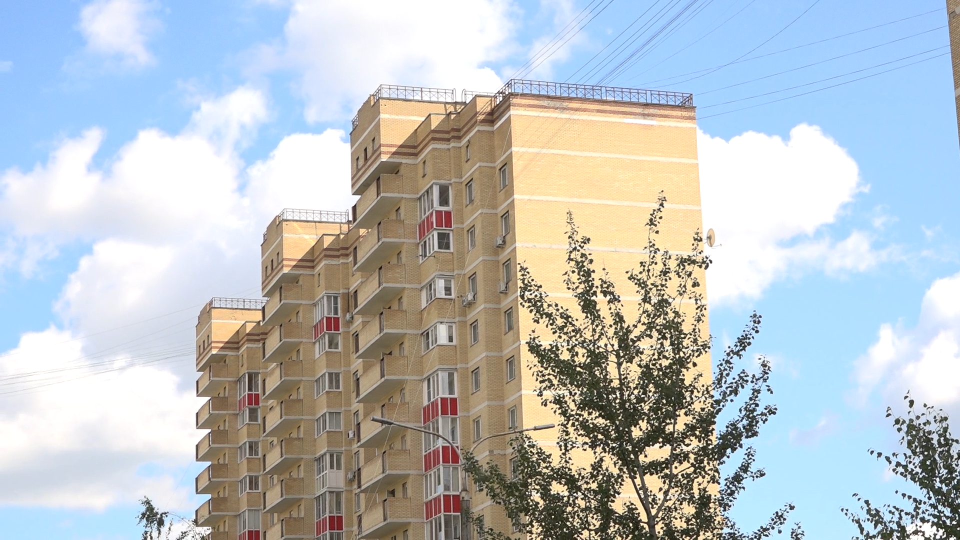 безопасность на дорогах, безопасность детей, светофор у школы, барьерные ограждения, ИДН на дороге,