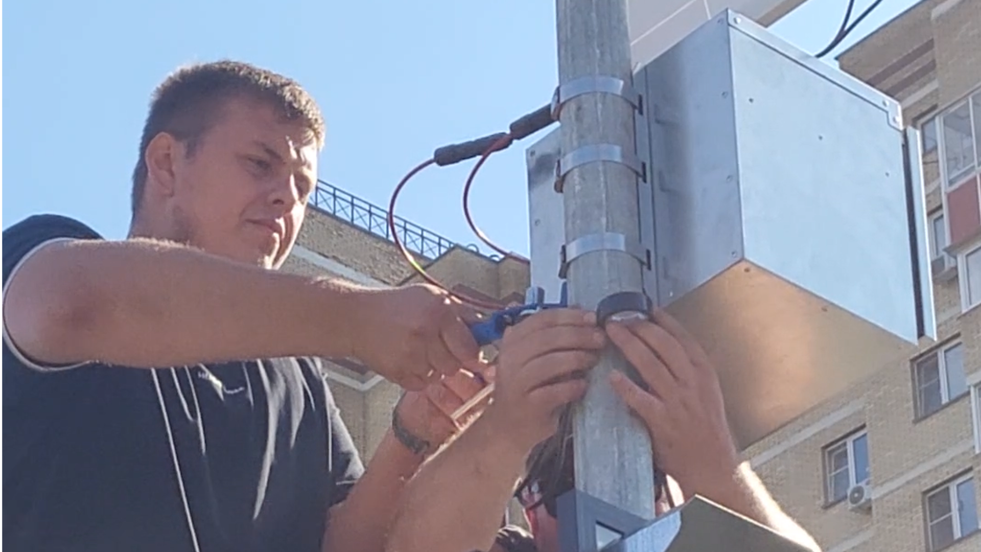 безопасность на дорогах, безопасность детей, светофор у школы, барьерные ограждения, ИДН на дороге,