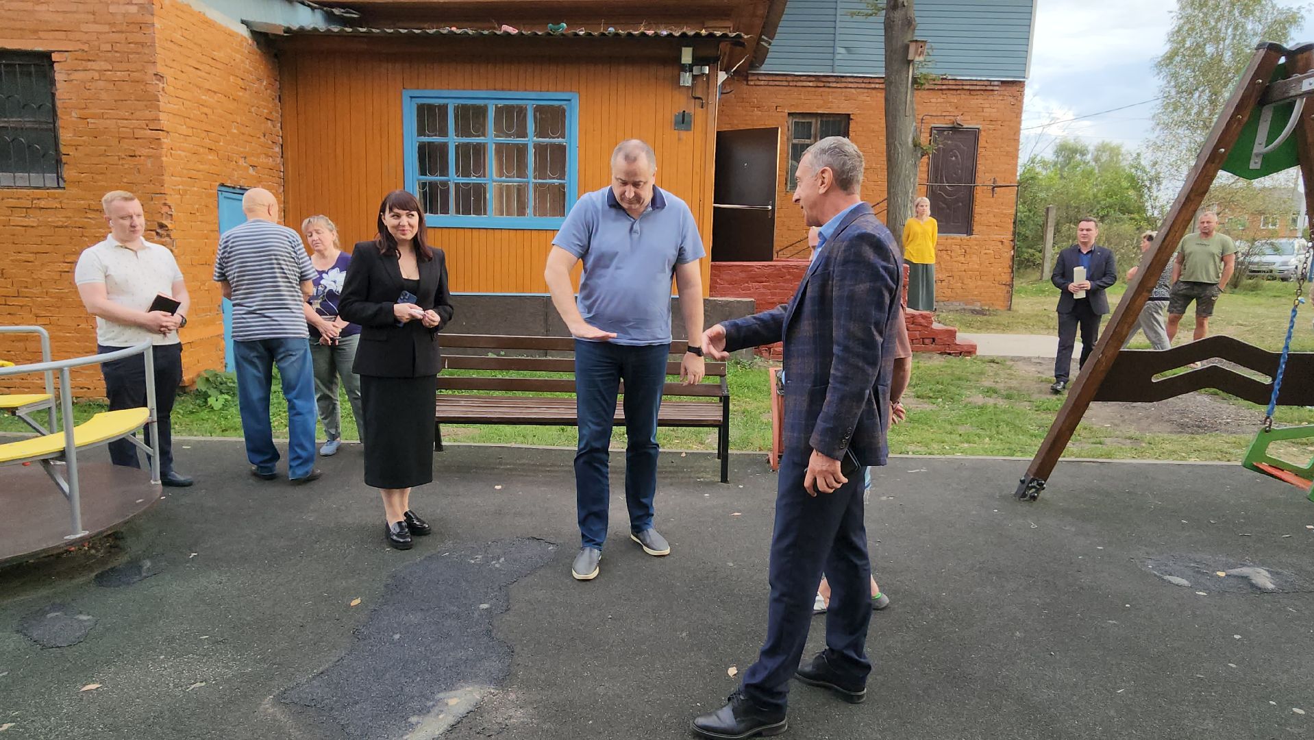 серпухов, деревня лужки, выездная администрация, детская площадка, сельский клуб,