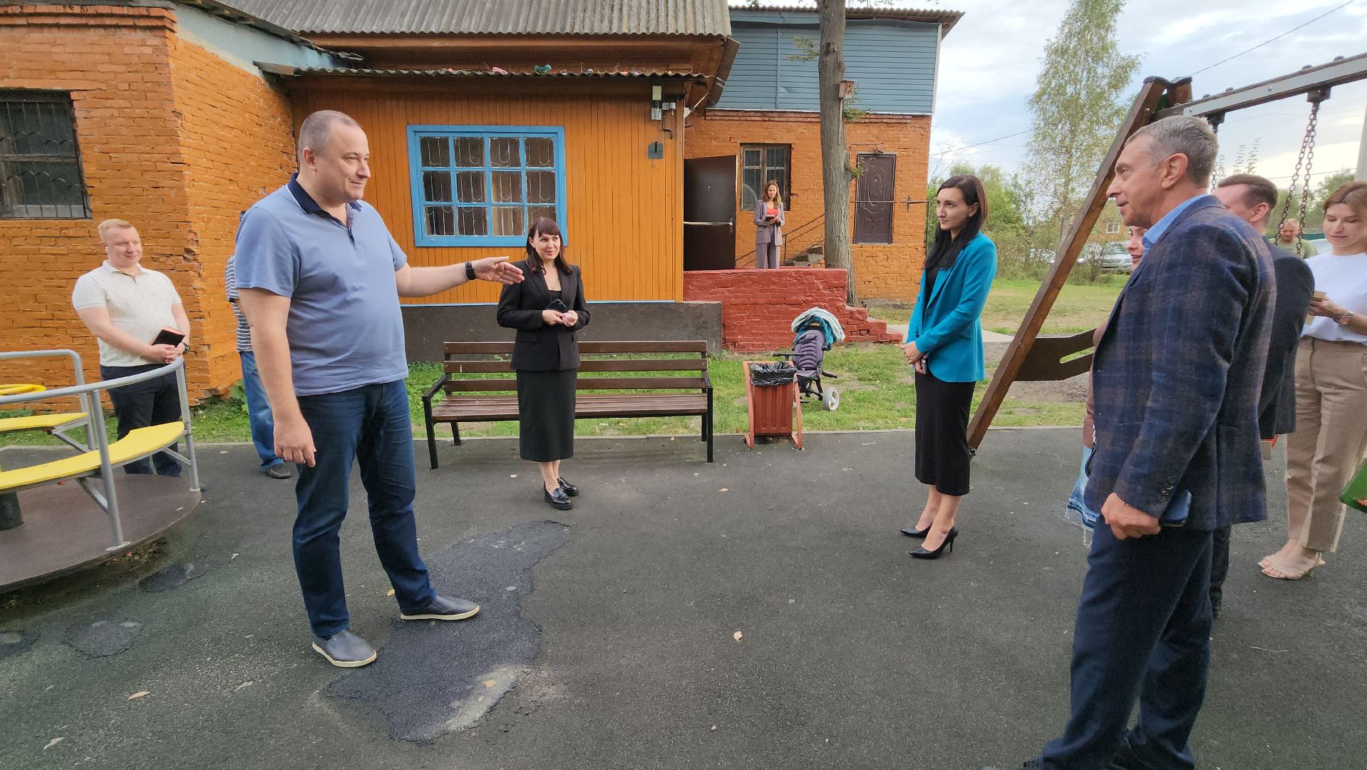 серпухов, деревня лужки, выездная администрация, детская площадка, сельский клуб,