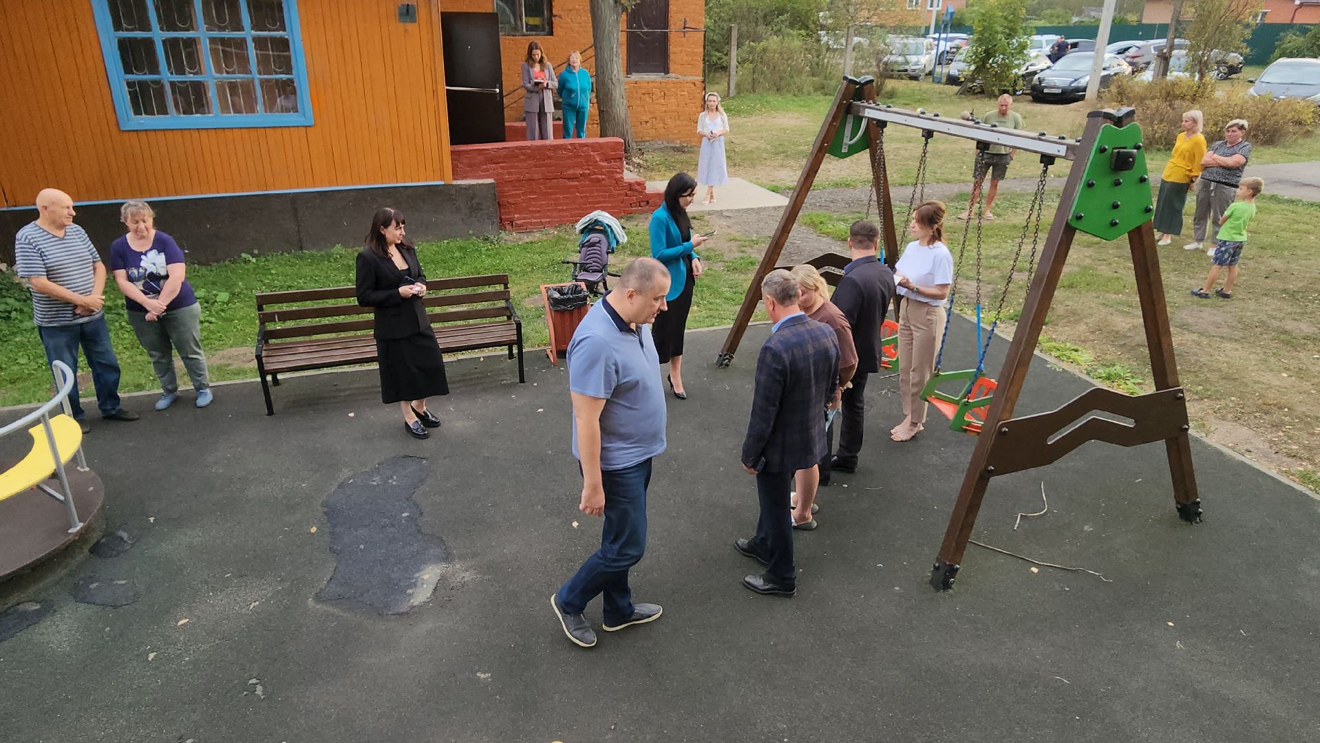 серпухов, деревня лужки, выездная администрация, детская площадка, сельский клуб,