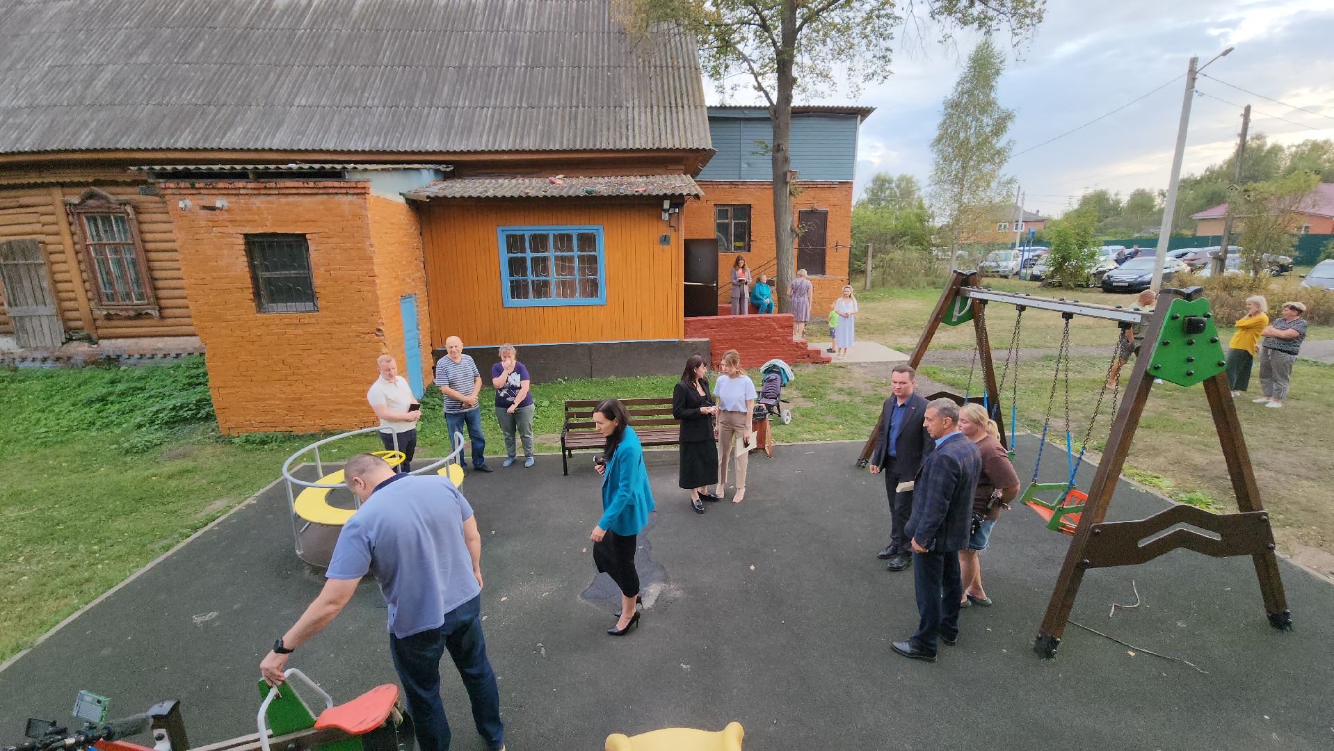 серпухов, деревня лужки, выездная администрация, детская площадка, сельский клуб,