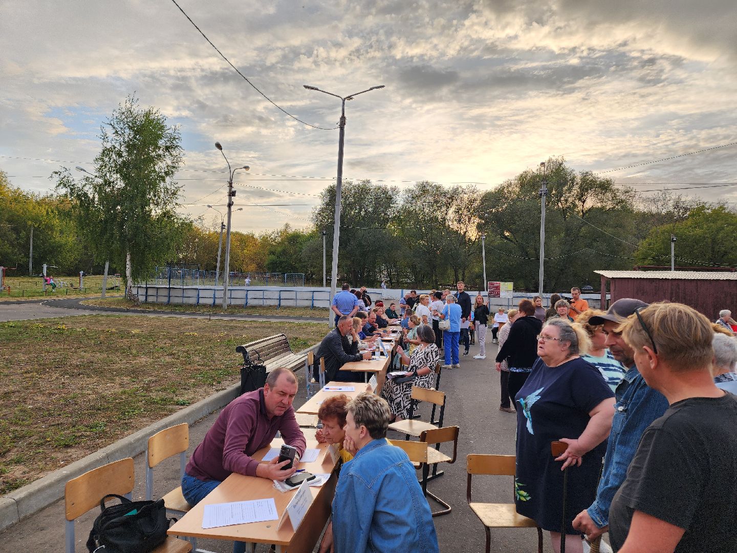 Чехов, поселок Васькино, выездная администрация, встреча с жителями, обращения жителей, Елена Валяева, многодетная мама, жильё, земельные участки, освещение, пешеходный переход, электроснабжение, контейнерная площадка,