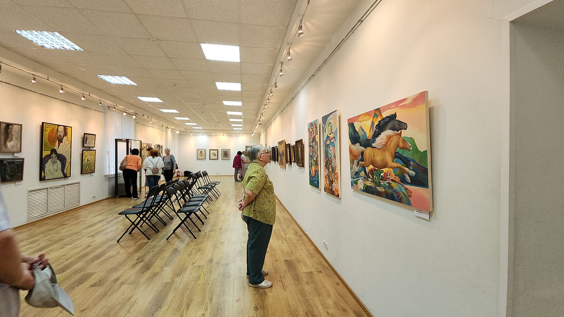 Электросталь, культура Электростали, выставка, год семьи, мой город, жители города, минсоцразвития, выставочный зал,