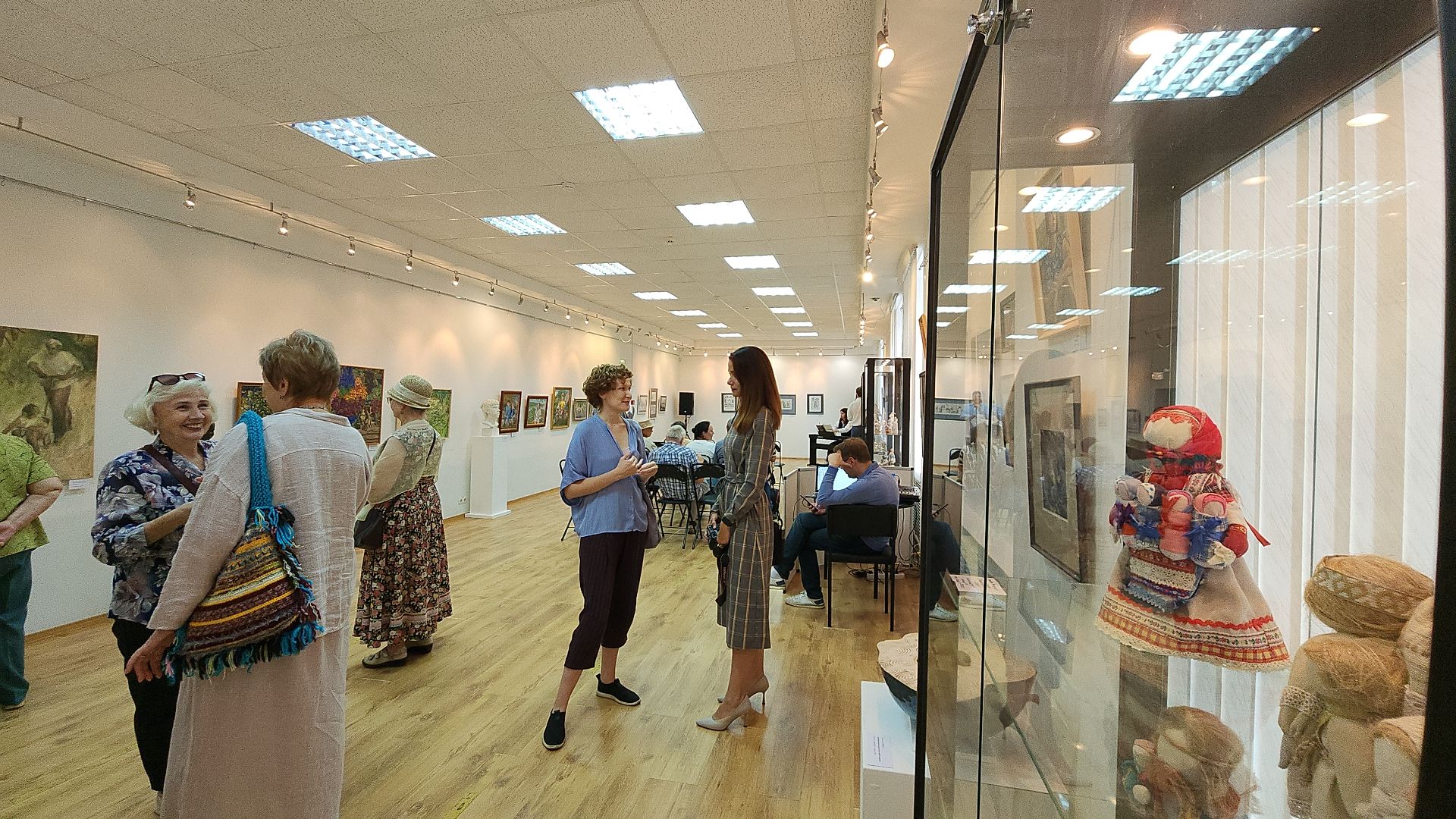 Электросталь, культура Электростали, выставка, год семьи, мой город, жители города, минсоцразвития, выставочный зал,