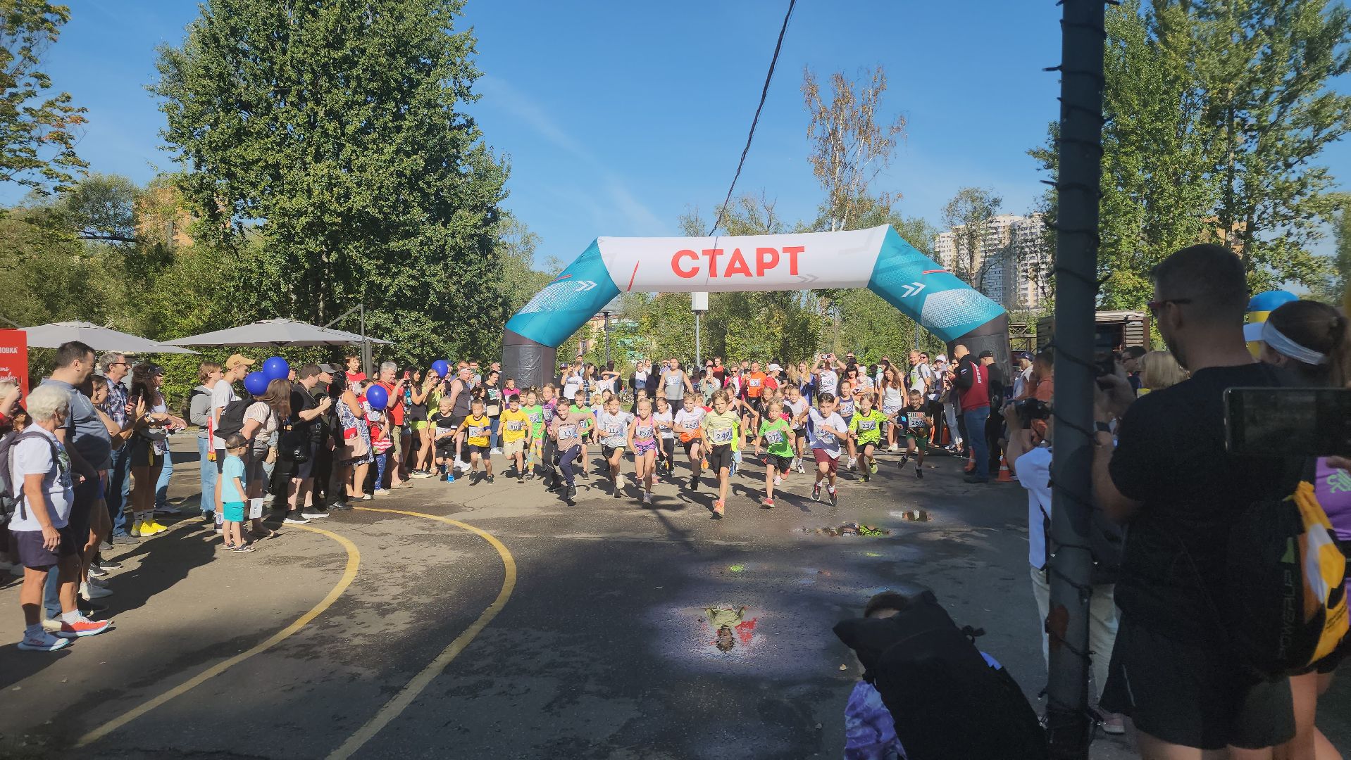 Реутов, спорт, реутов бежит, забег, фабричный пруд, день города, праздник,