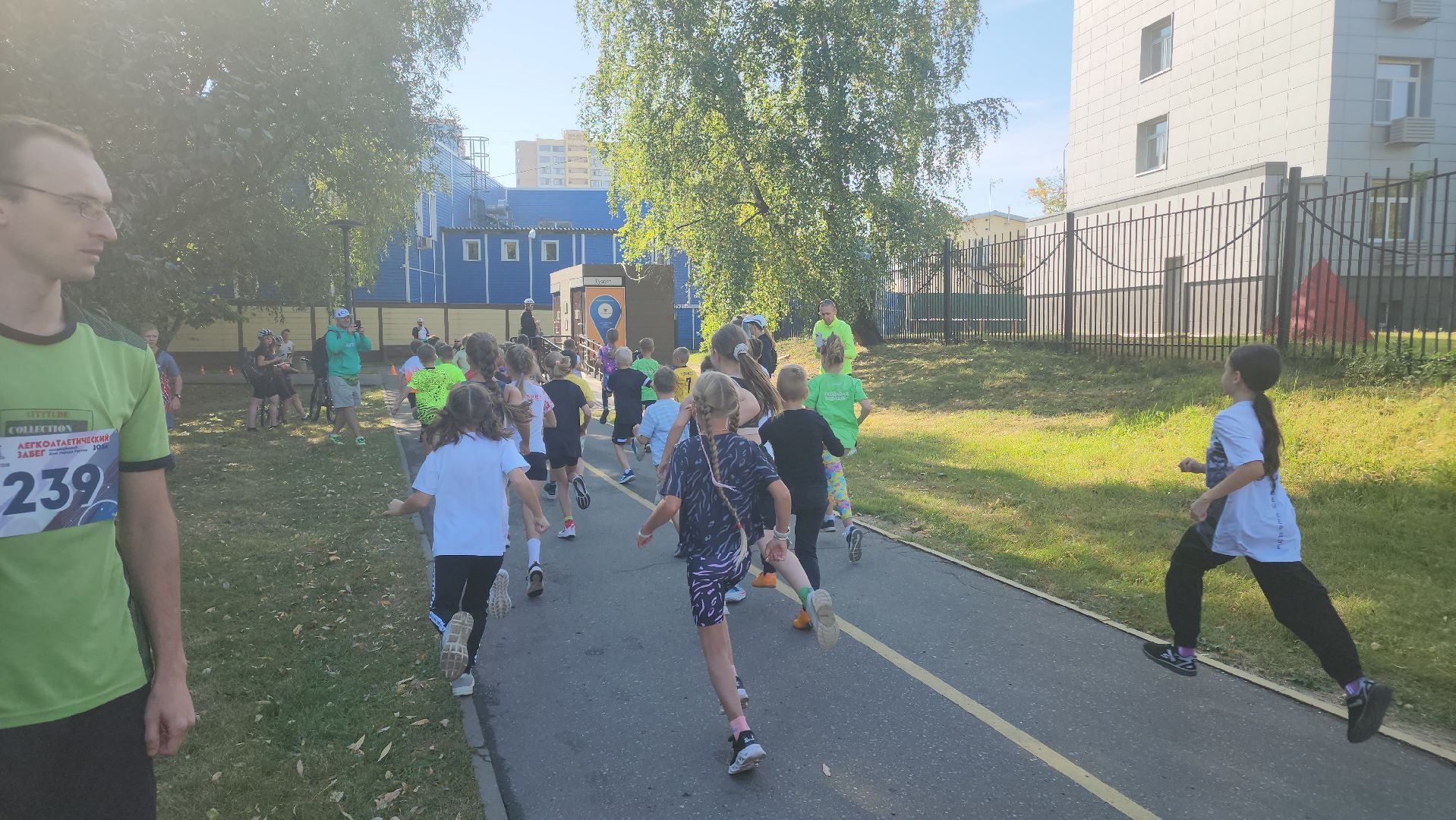 Реутов, спорт, реутов бежит, забег, фабричный пруд, день города, праздник,