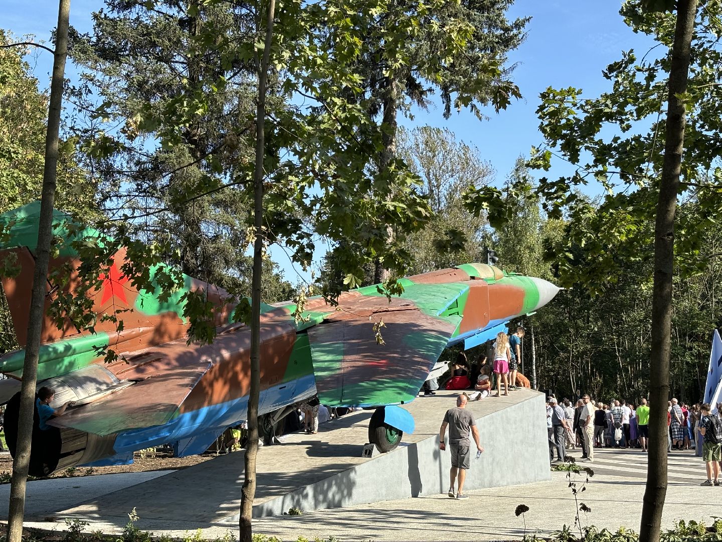 сквер, микрорайон заря, благоустровйство, день города балашиха,