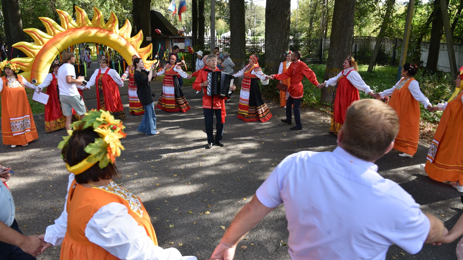 лотошино, лотошинский парк, разгуляй, парки подмосковья, фестиваль народного творчества,