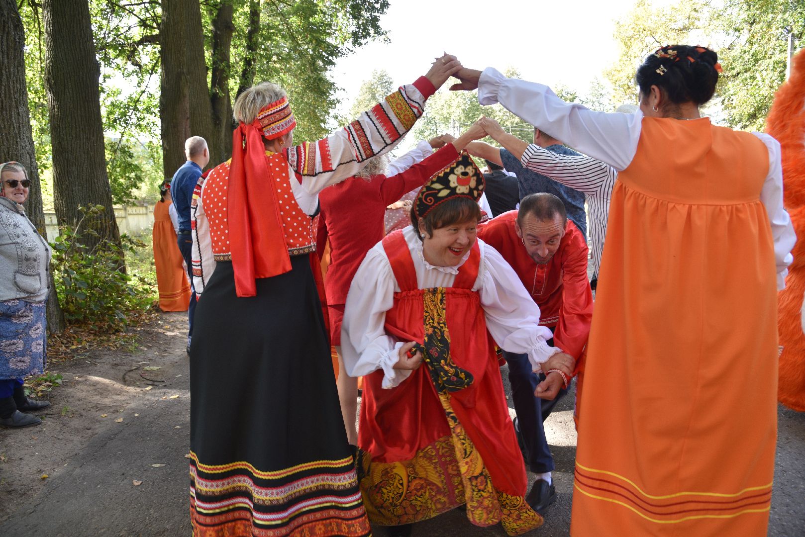 лотошино, лотошинский парк, разгуляй, парки подмосковья, фестиваль народного творчества,
