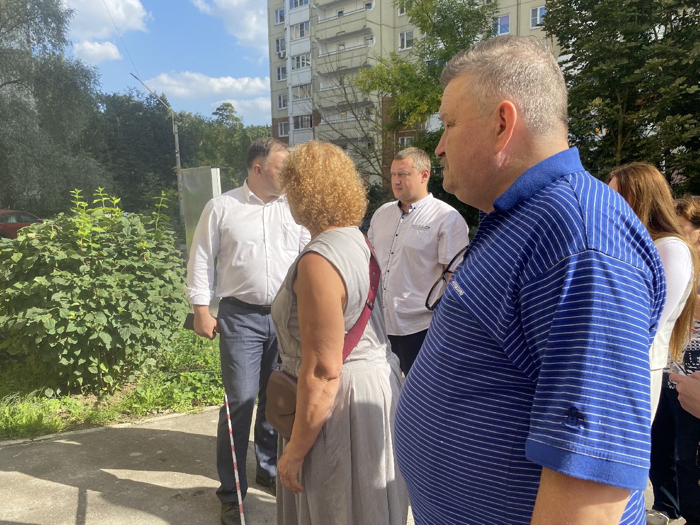 Мой подъезд, ремонт подъездов мкд, заозерный Власиха, замена ступеней, композитные накладки на ступени,