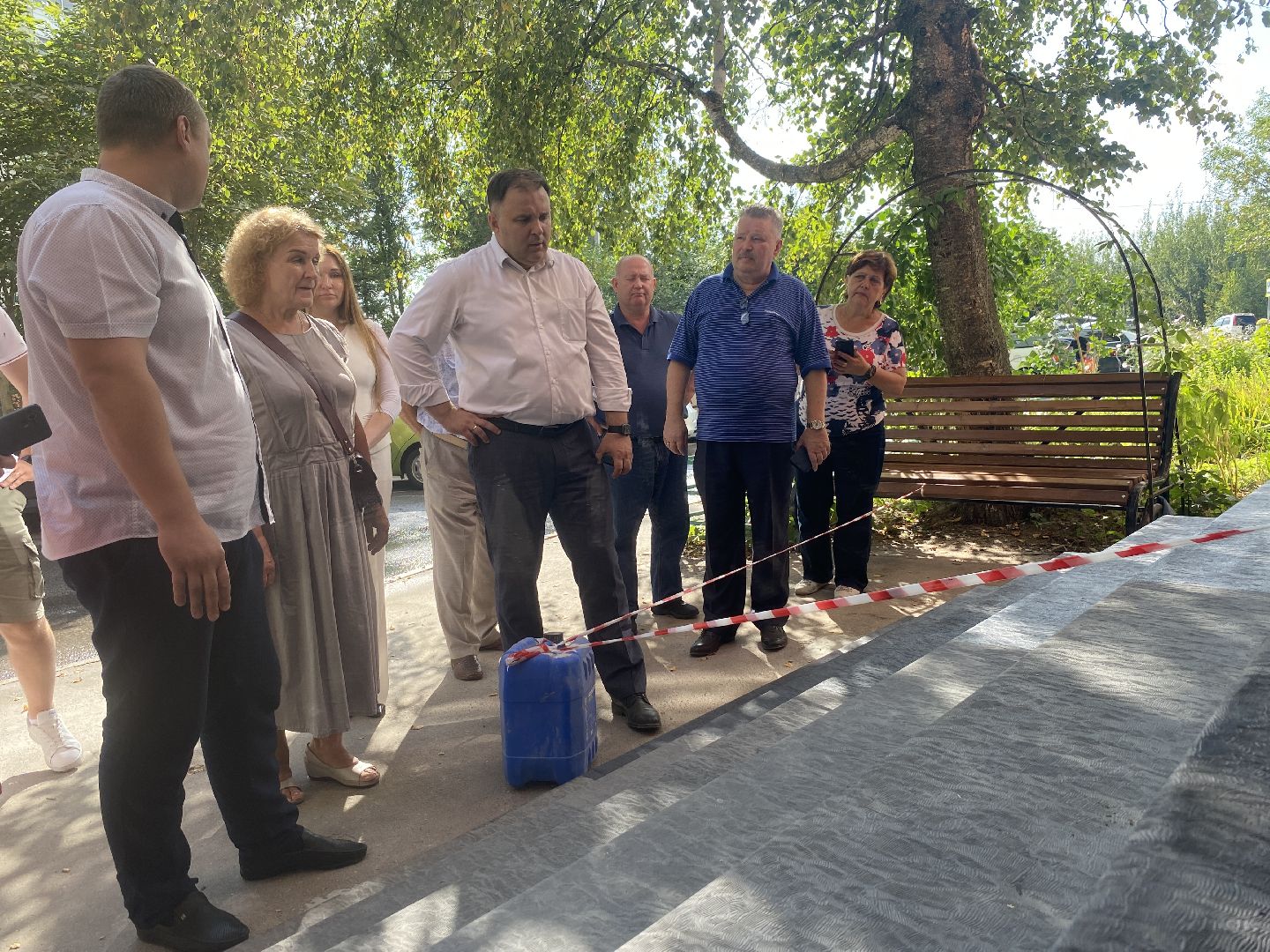 Мой подъезд, ремонт подъездов мкд, заозерный Власиха, замена ступеней, композитные накладки на ступени,