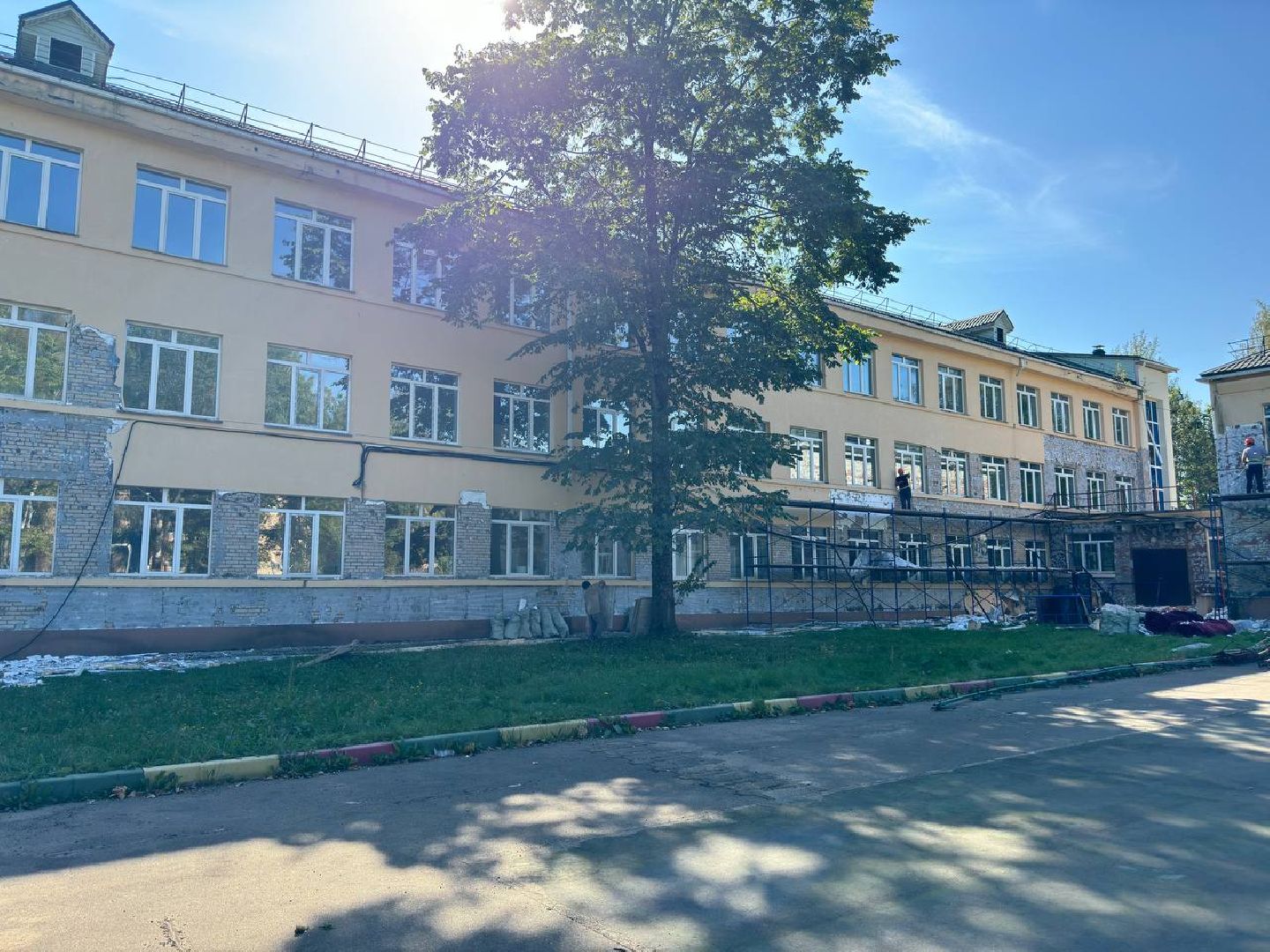 капитальный ремонт школы, фасадные работы, демонтаж, бригада, городской округ восход,