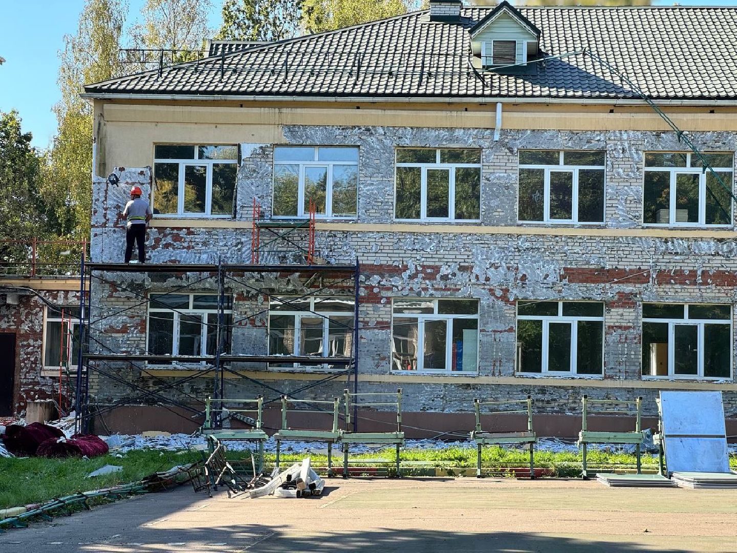 капитальный ремонт школы, фасадные работы, демонтаж, бригада, городской округ восход,