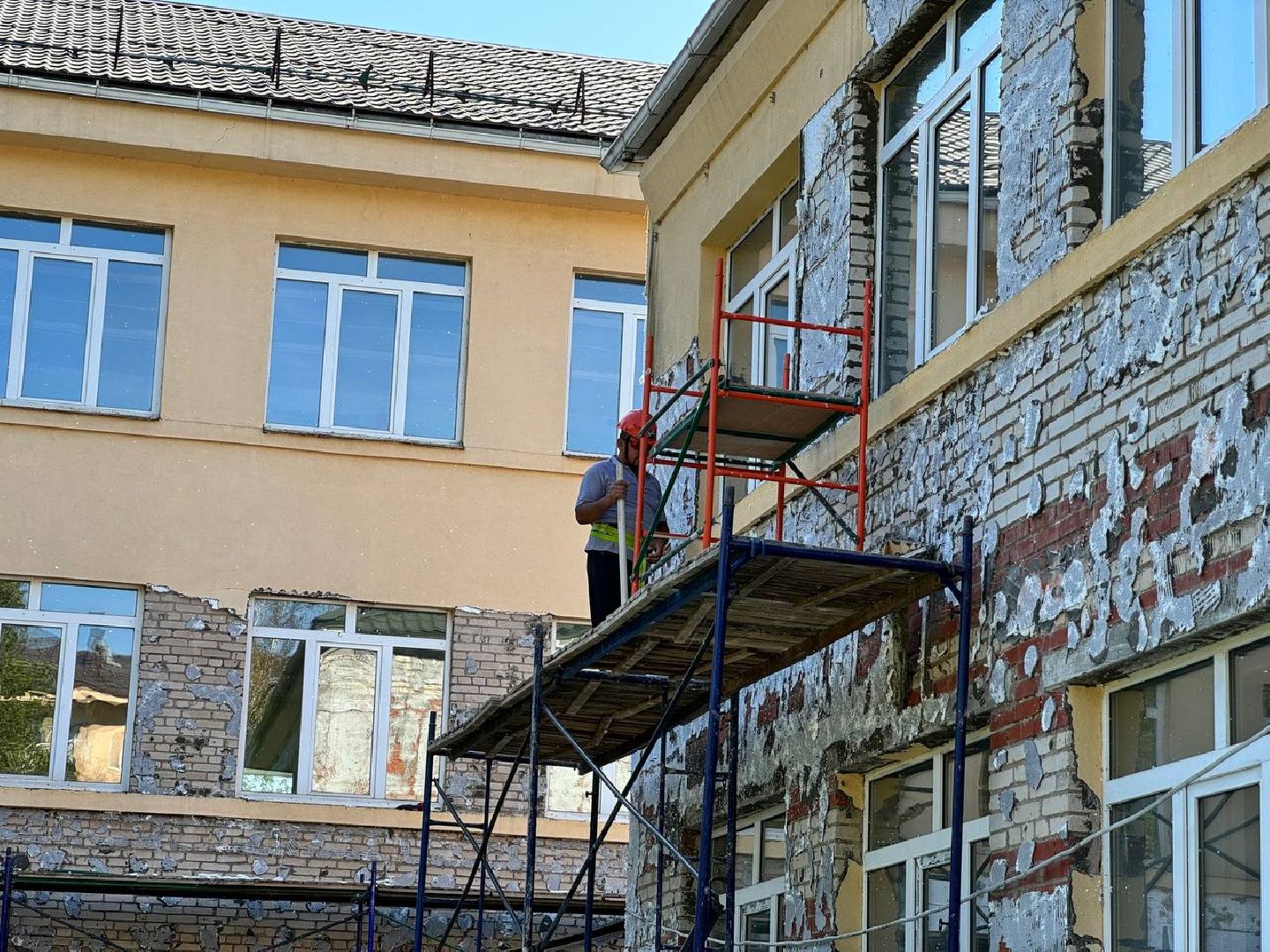 капитальный ремонт школы, фасадные работы, демонтаж, бригада, городской округ восход,