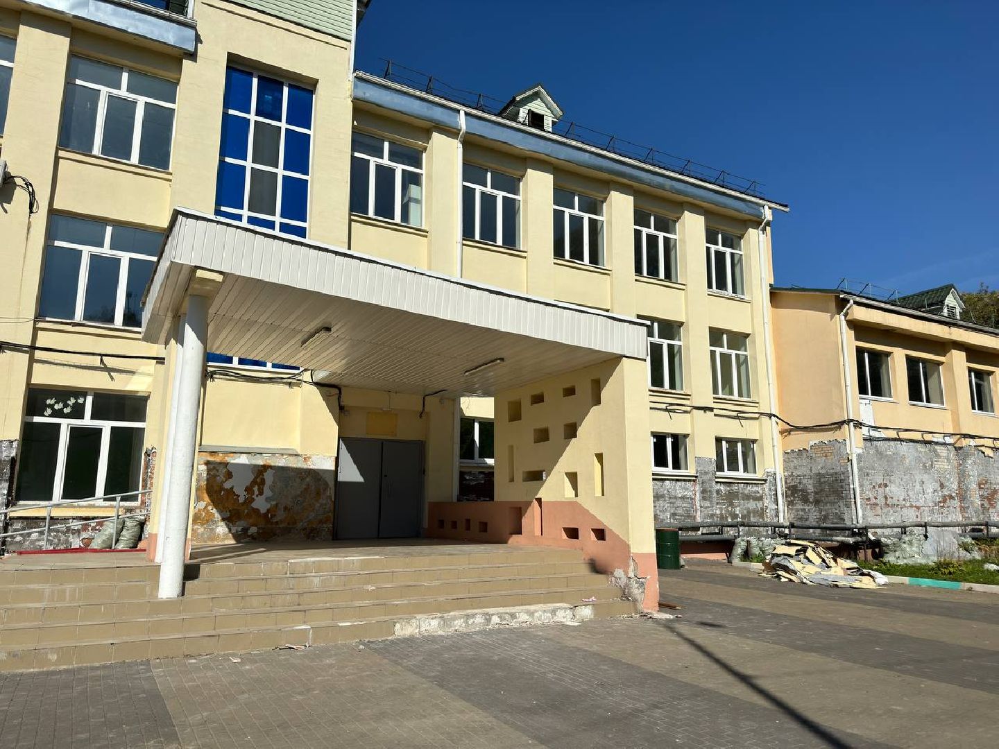 капитальный ремонт школы, фасадные работы, демонтаж, бригада, городской округ восход,