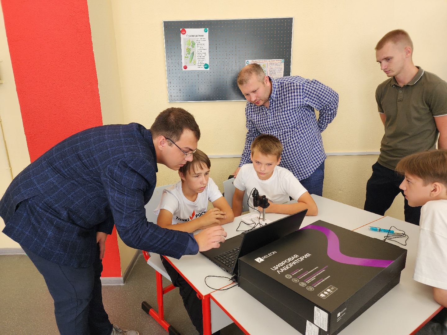 Чехов, школа 9, село Стремилово, учебный центр Точка роста, новый учитель физики, Иван Андреев, целевое направление,