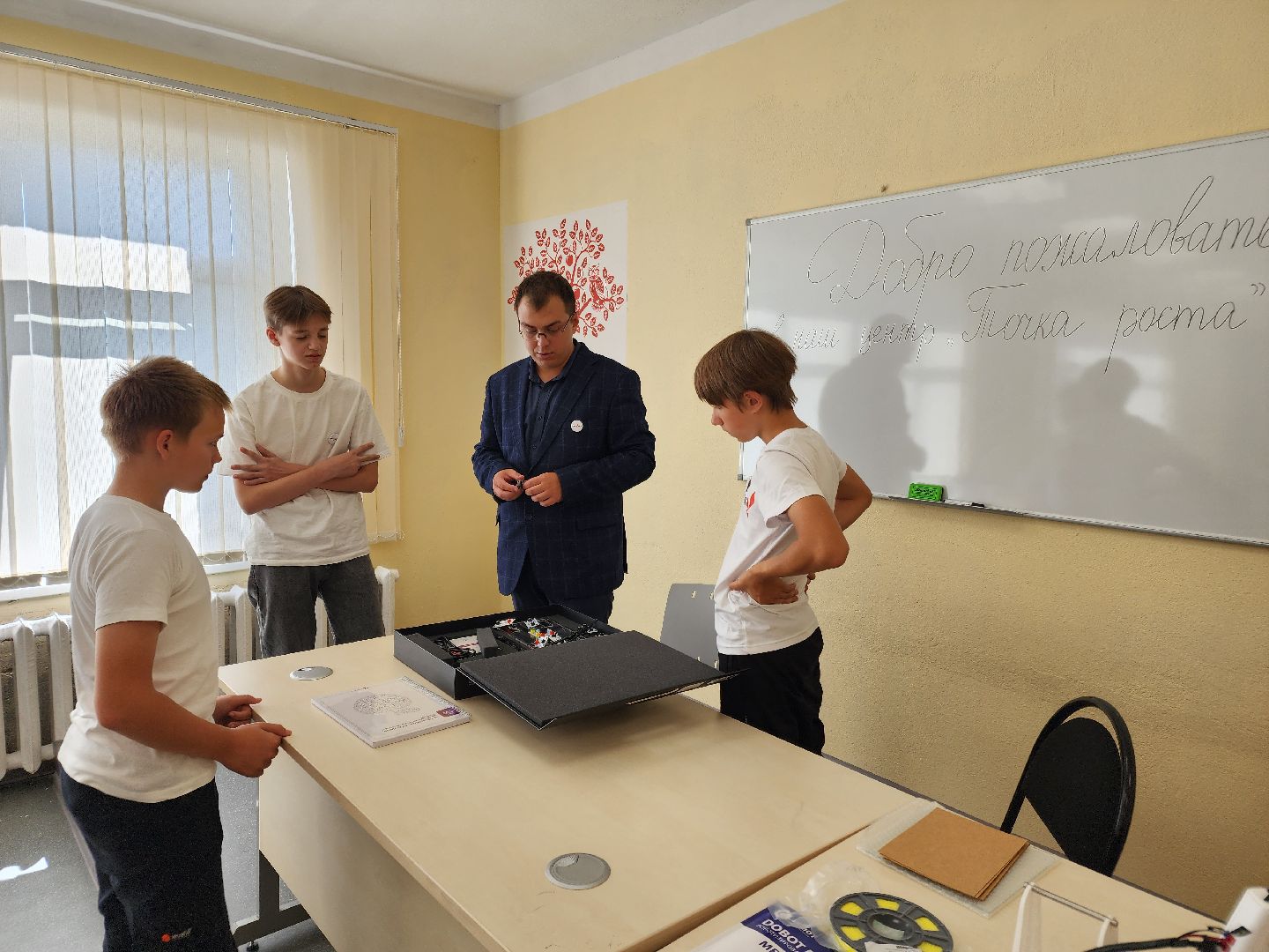Чехов, школа 9, село Стремилово, учебный центр Точка роста, новый учитель физики, Иван Андреев, целевое направление,