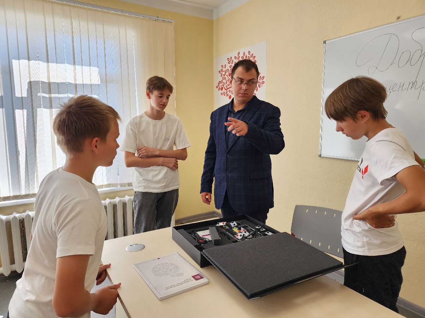 Чехов, школа 9, село Стремилово, учебный центр Точка роста, новый учитель физики, Иван Андреев, целевое направление,