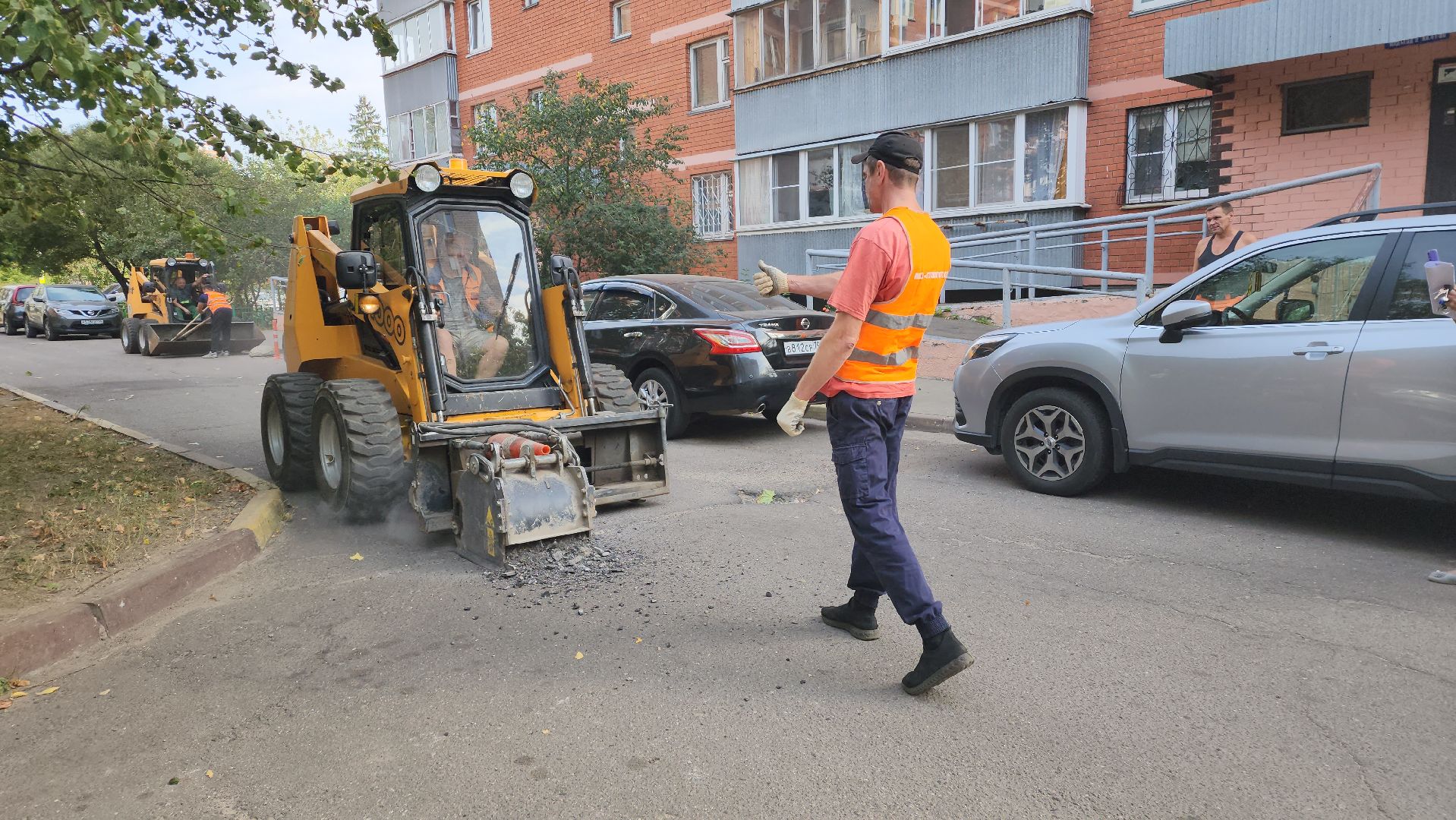 пушкино, ямочный ремонт, асфальтирование, бригада рабочих,