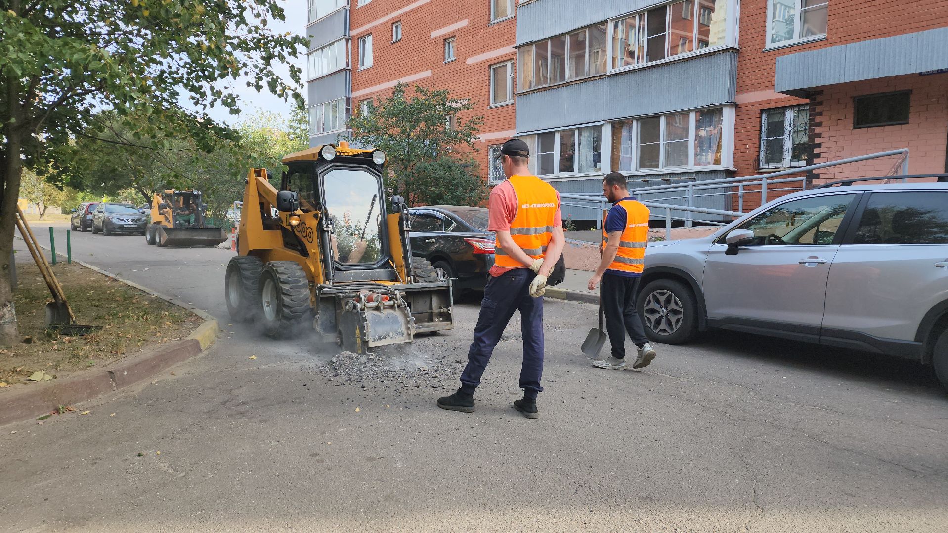 пушкино, ямочный ремонт, асфальтирование, бригада рабочих,