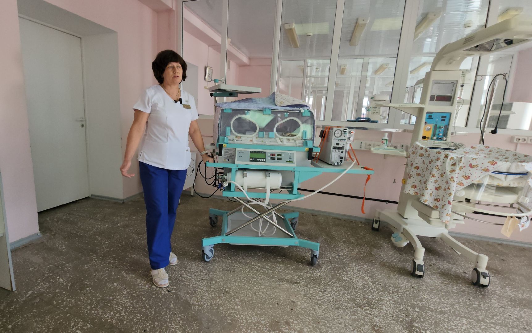 серпухов, серпуховский роддом, кувез, младенцы, новое медоборудование,